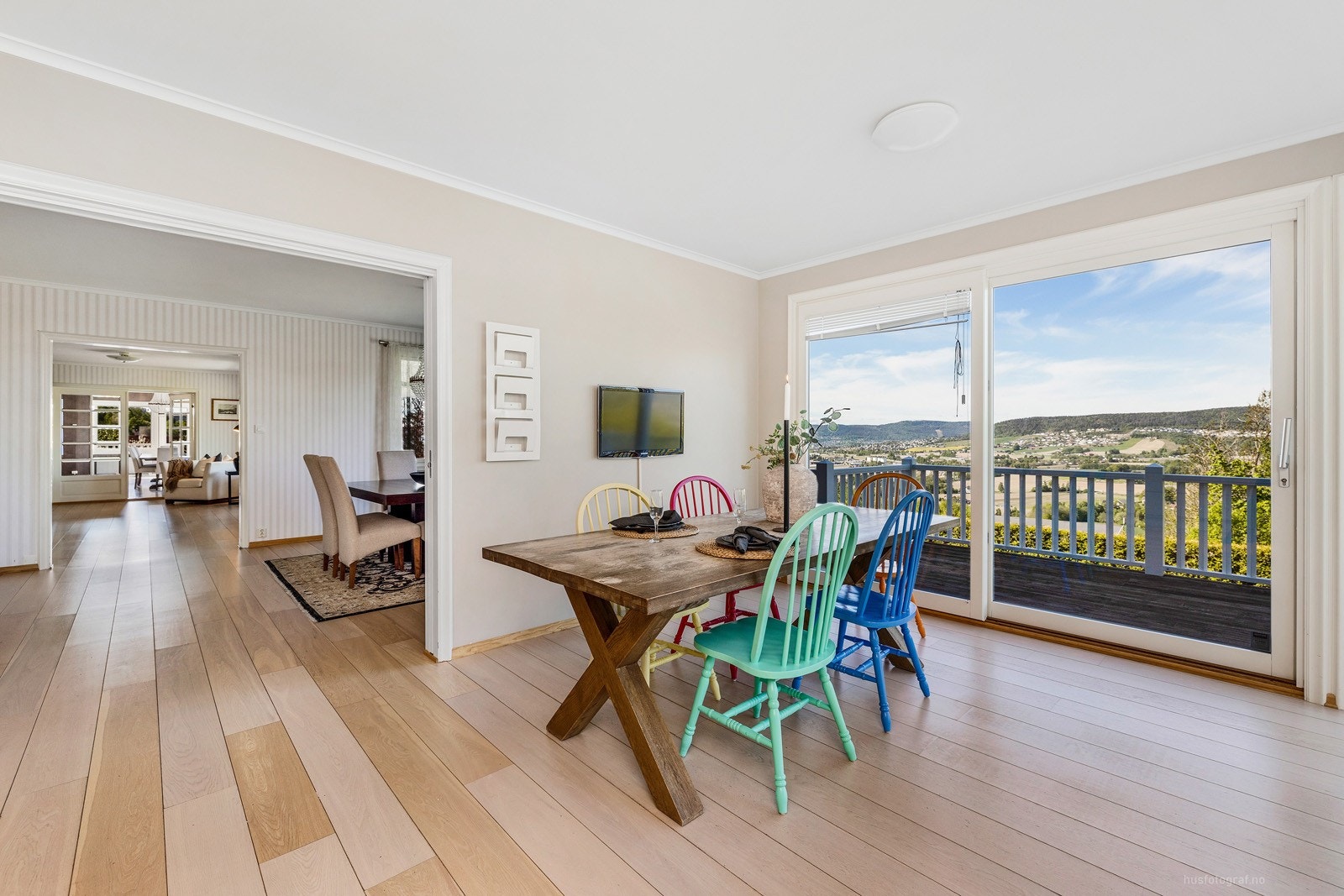 Spiseplass på kjøkkenet Galleribilde