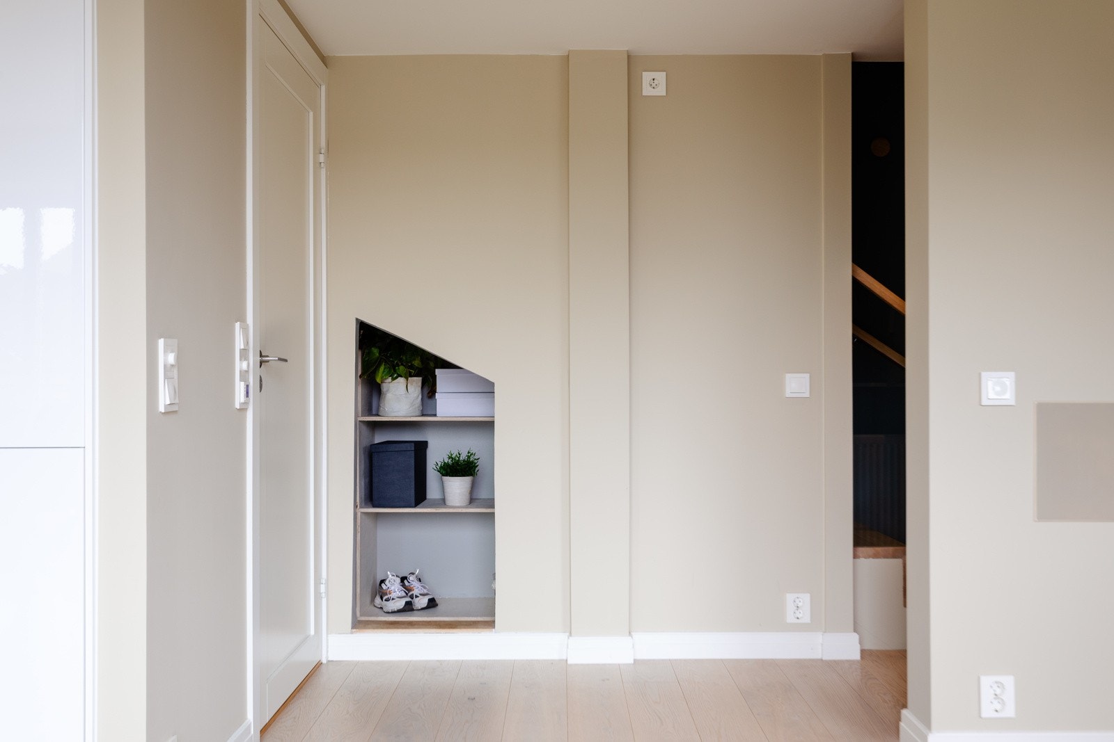 Praktisk og dekorativ nisje i forbindelse med gang. Galleribilde