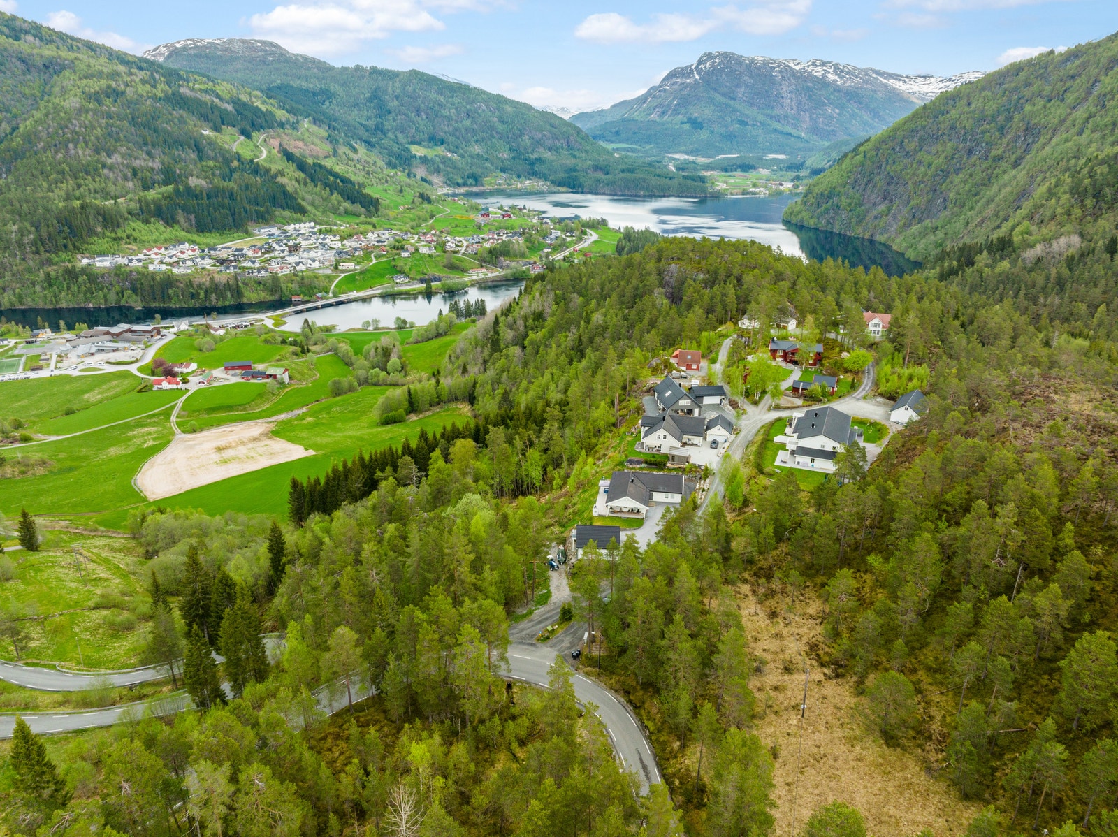 Landeleg og flott tomt på Sunde Galleribilde