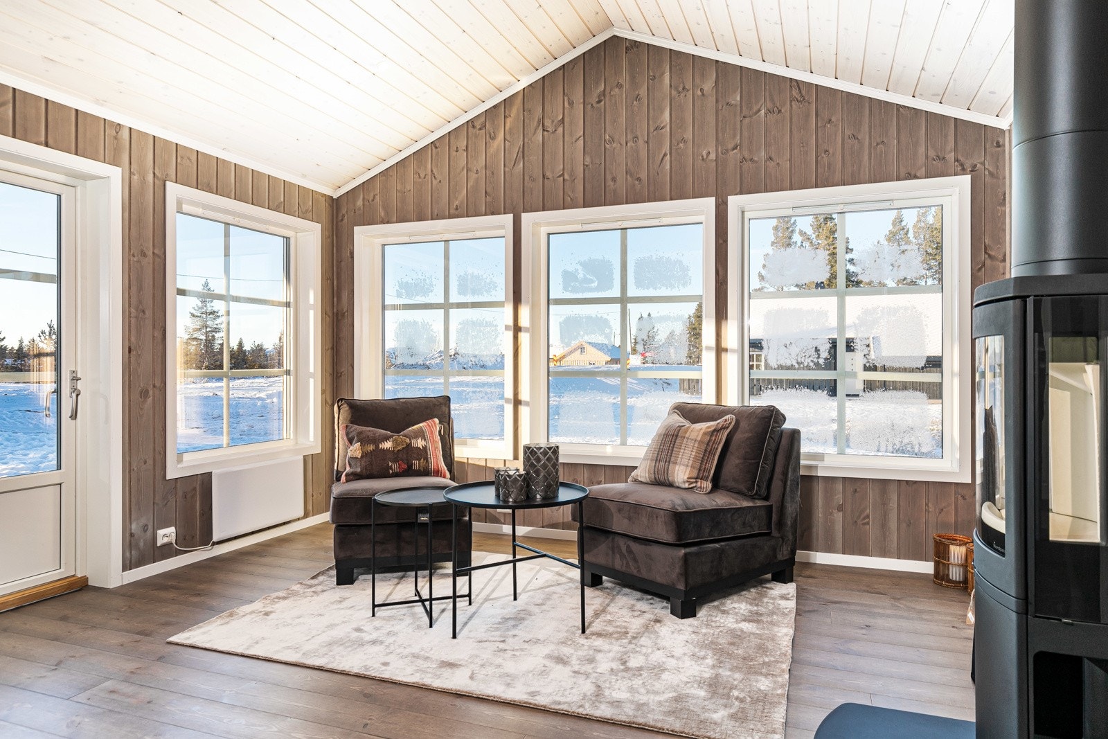 Nystølen 2 er en fin og arealeffektiv fritidsbolig med mulighet for hems som gir et ekstra areal ved behov. Galleribilde