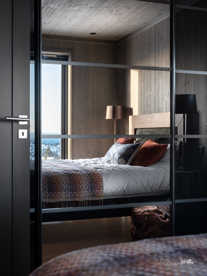 Hovedsoverommet er utstyrt med fin skyvedørsgarderobe. Galleribilde