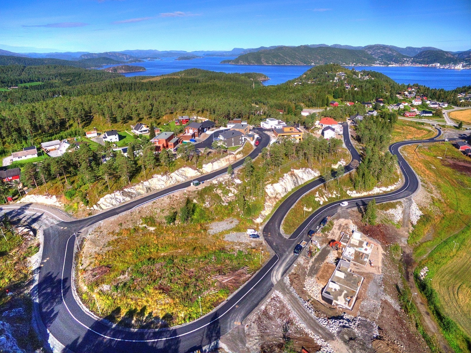 Boligfeltet ligger ca. 4 minutter i bil fra nærmeste barnehage. Foto: Grunneier Galleribilde