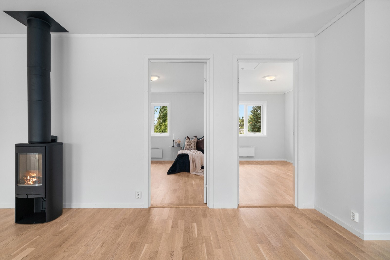 Hyggelig peisovn i stuen i 2.etasje Galleribilde