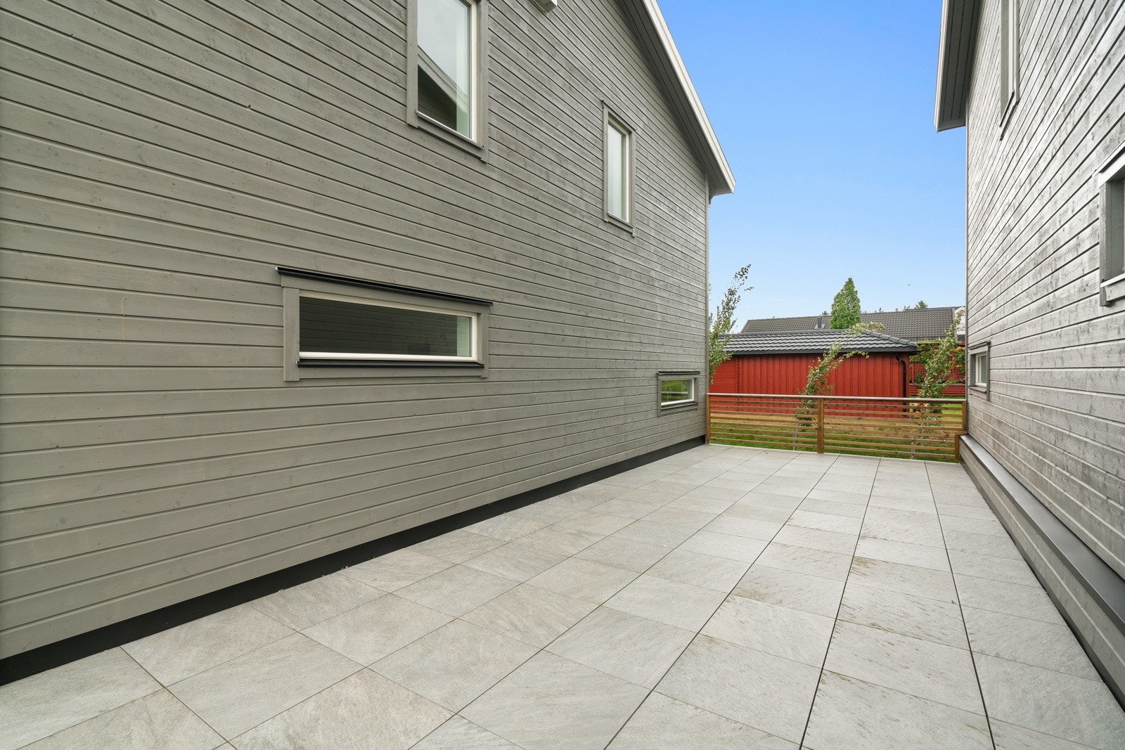 Terrasse mellom boligene Galleribilde