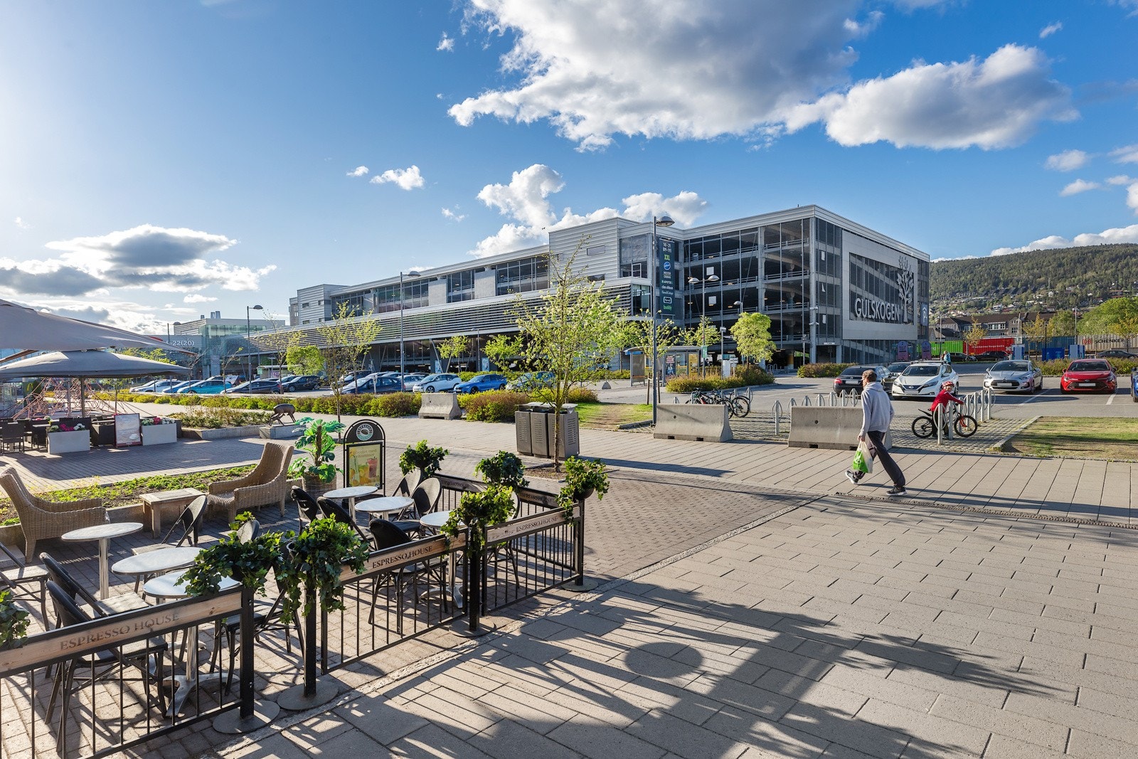 Kort kjøreavstand til Gulskogen senter med de fleste tilbud Galleribilde