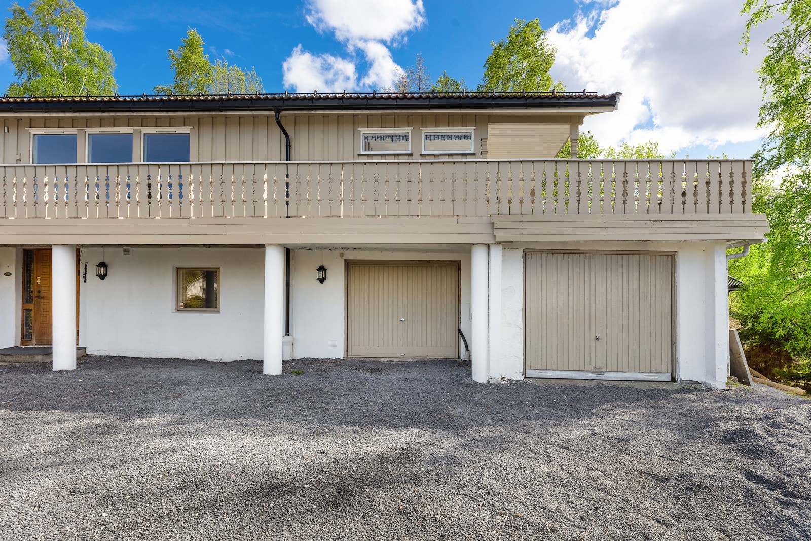 Gårdsplass nedenfor boligen Galleribilde