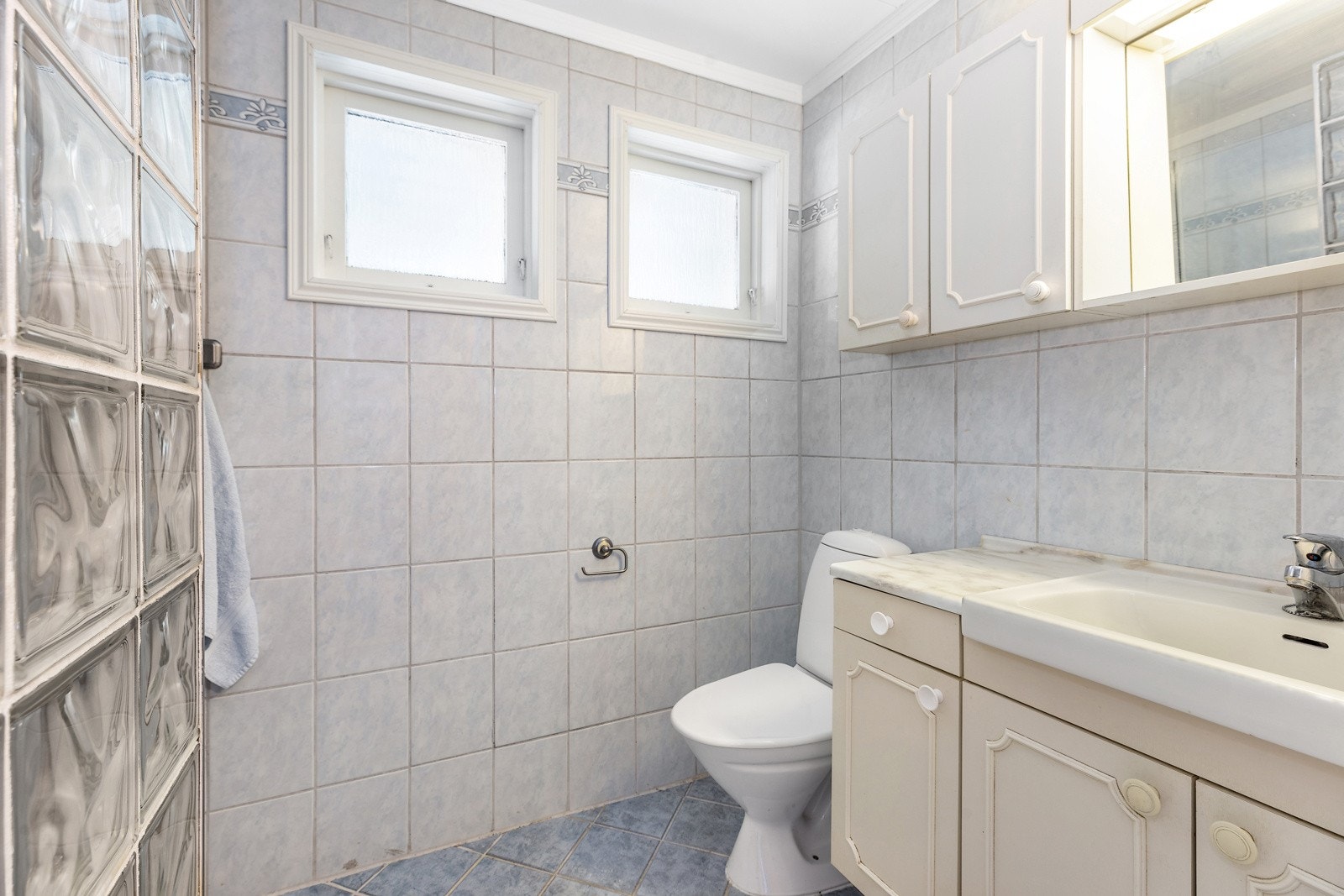 Flislagt bad med varmekabler Galleribilde