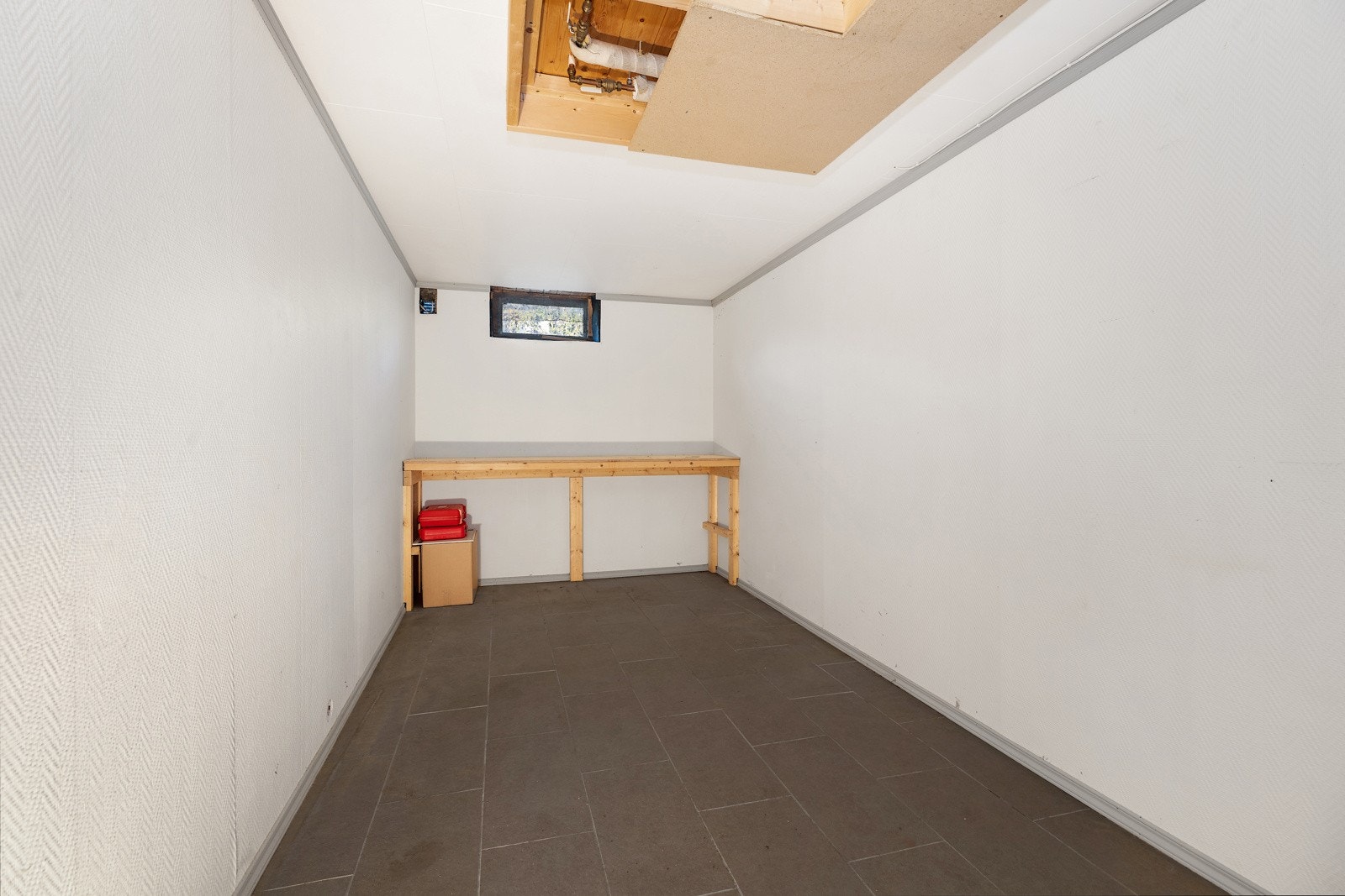 Romslig bod Galleribilde