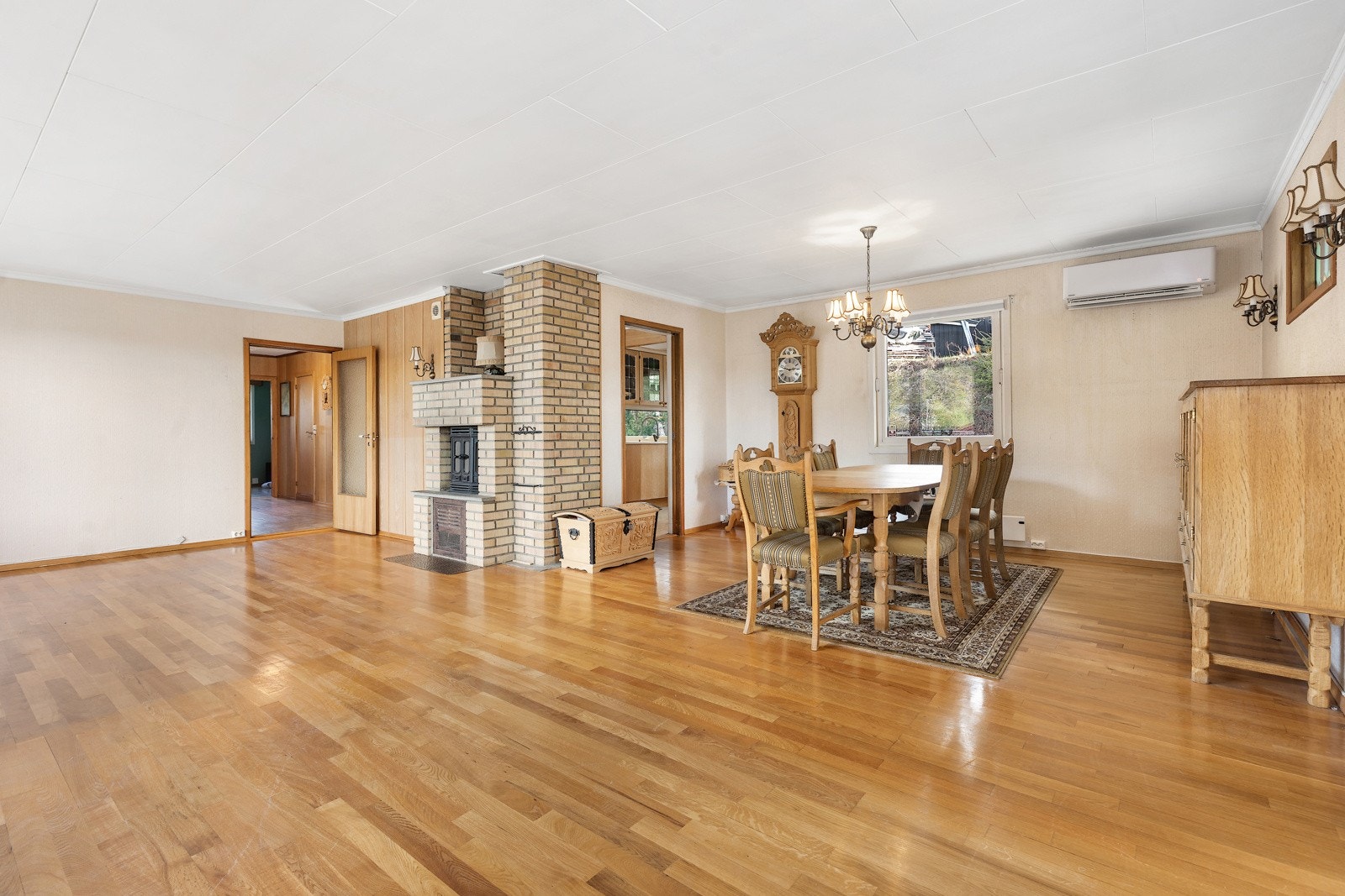 God plass til spisestue Galleribilde