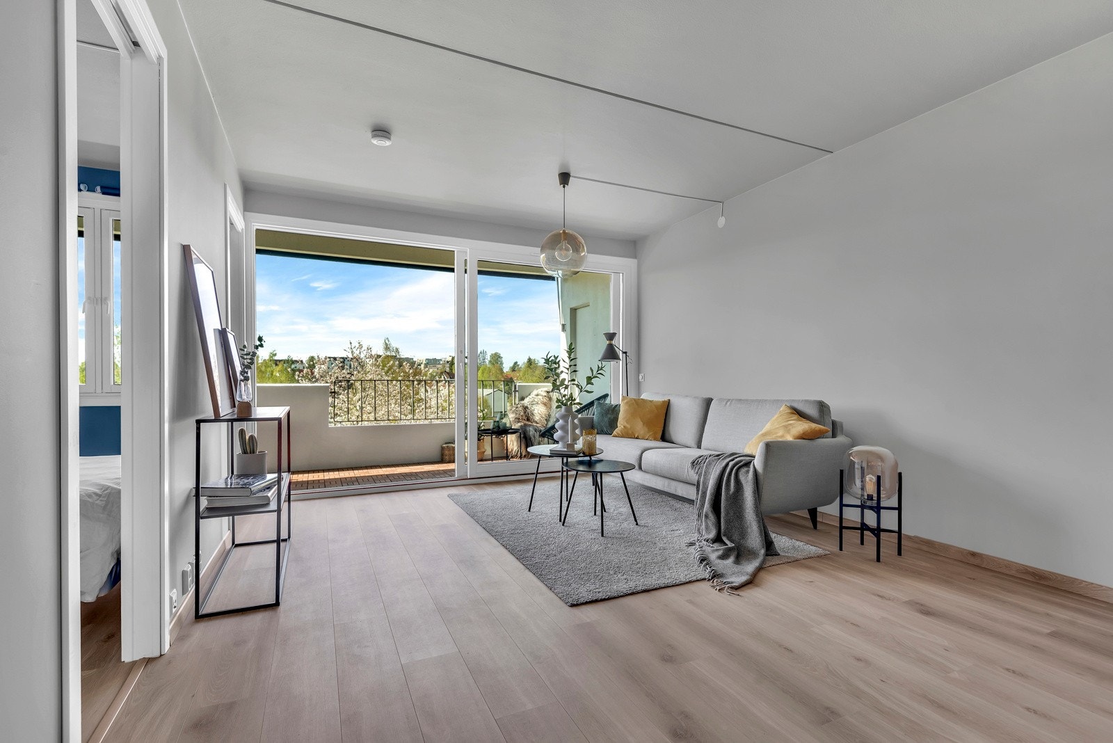 Fra stuen har man direkte adgang til balkongen Galleribilde