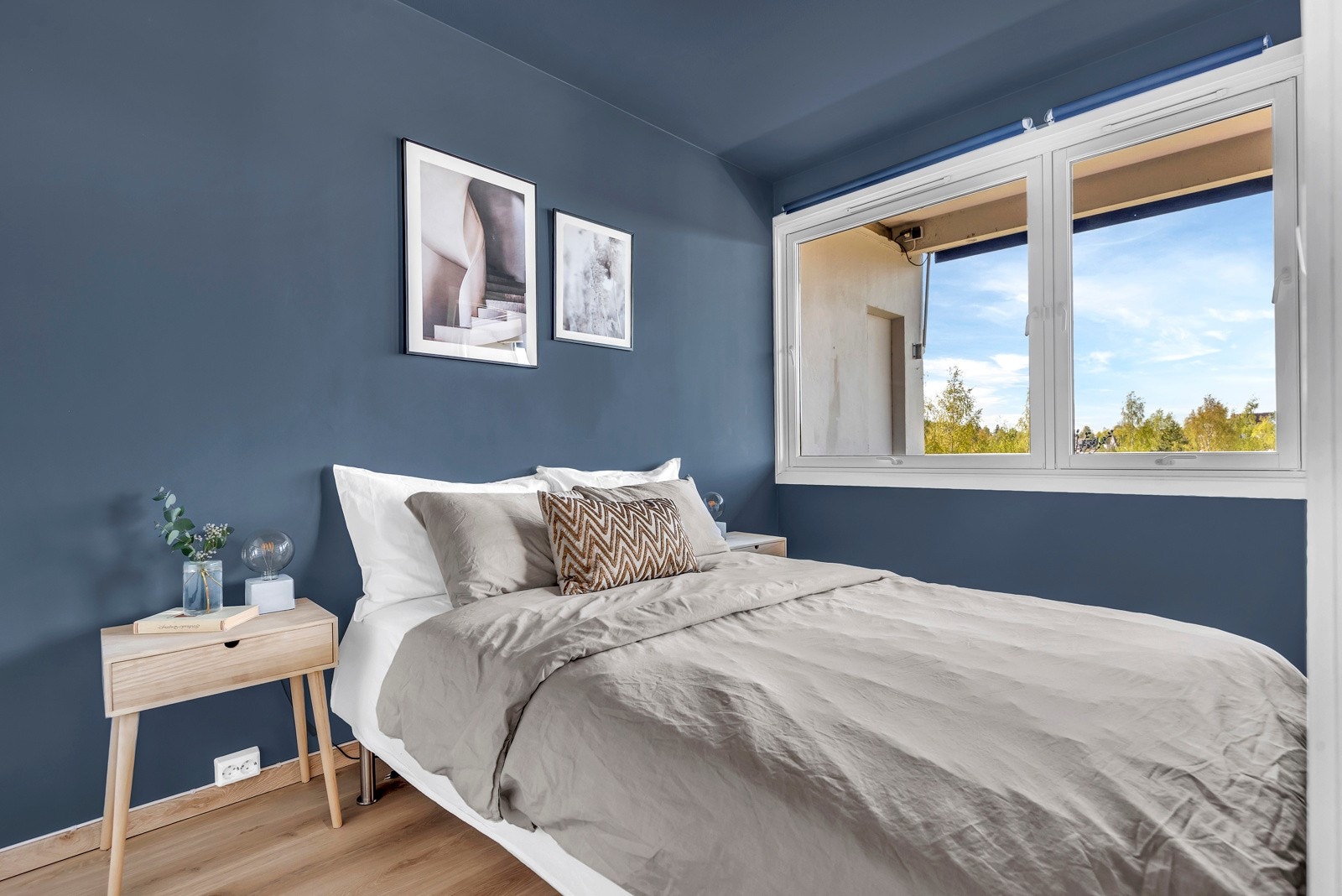 Soverom - Romslig med godt fargevalg som gir en avslappet atmosfære Galleribilde