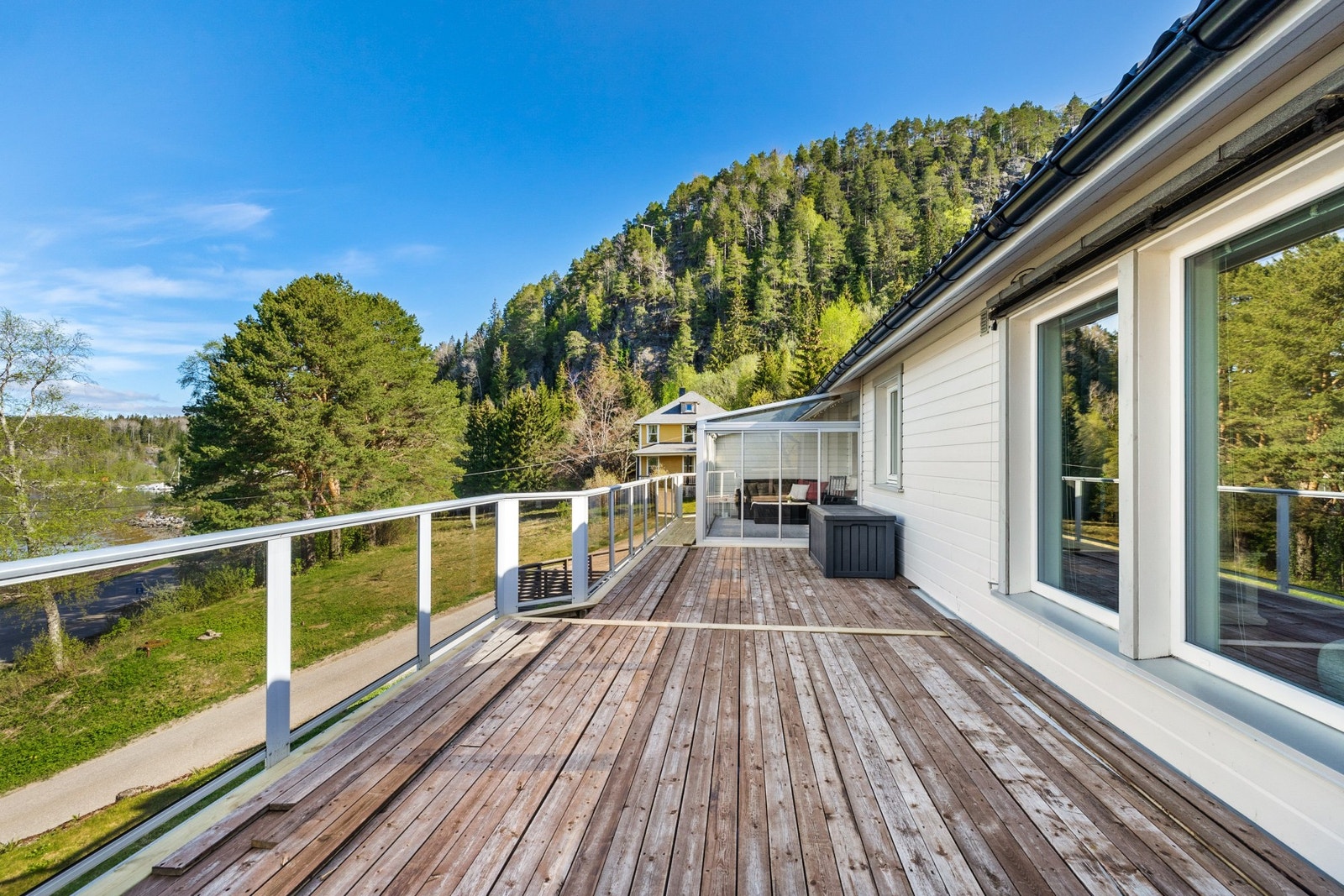 God plass for hagemøblement Galleribilde