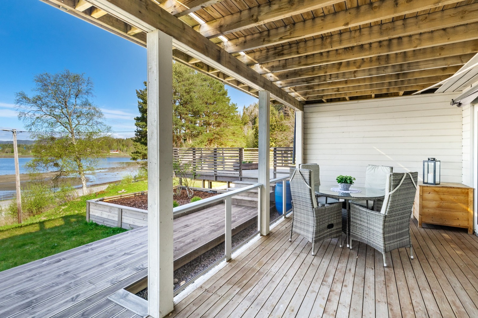 Koselig uteområde - egen inngang til utleieleilighet Galleribilde