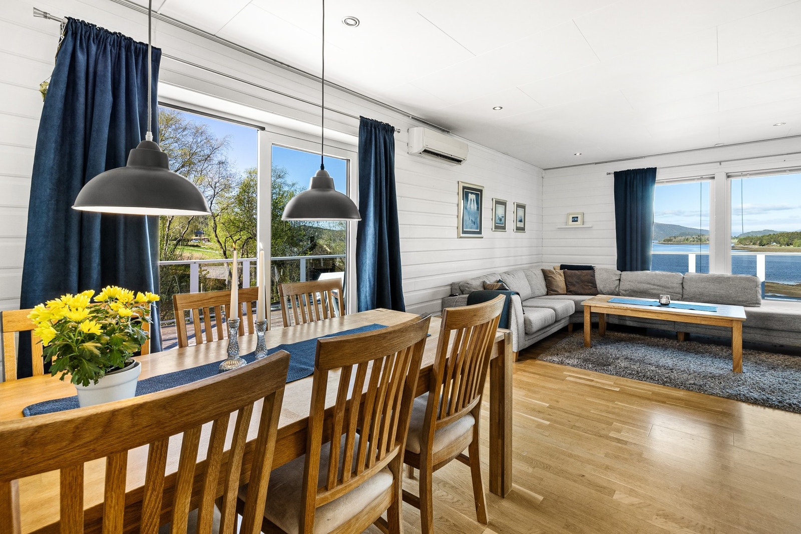 Stue med lyst og fint preg Galleribilde