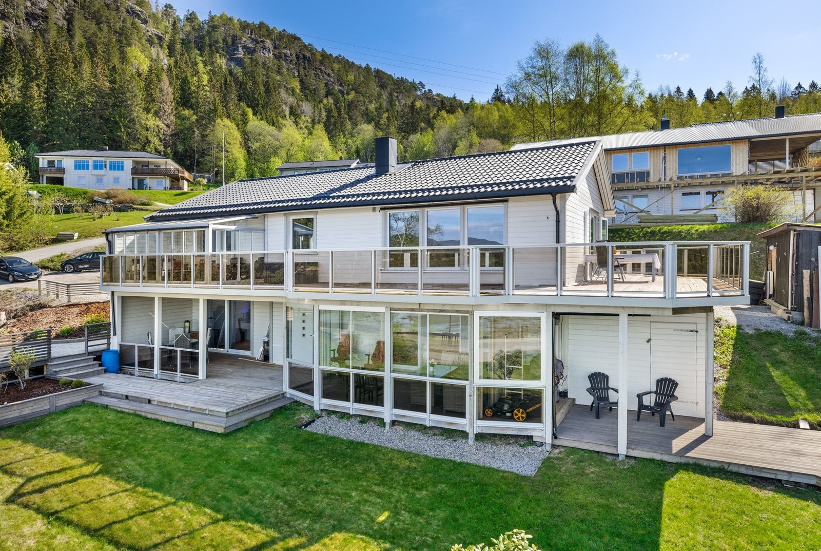 Eiendomsmegler Anders Jensen ønsker velkommen til en hyggelig visning av Alhussann 2! Galleribilde