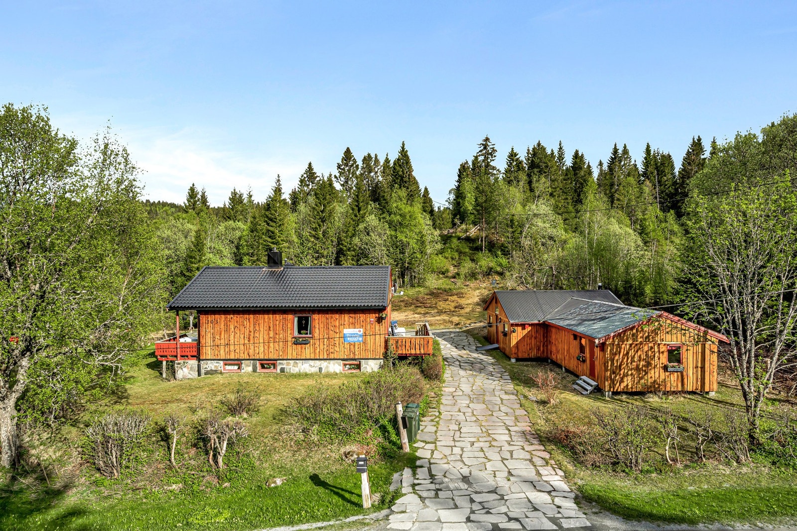 Tilleggshus som ble oppført i 1980 og er på èn etasje. Galleribilde