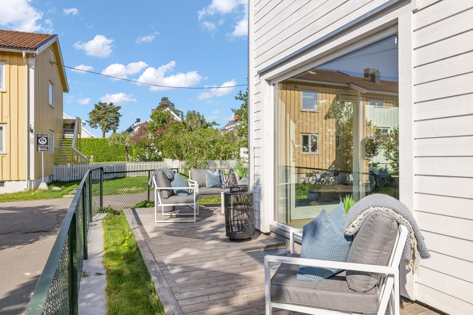 Terrasse mot syd og vest Galleribilde