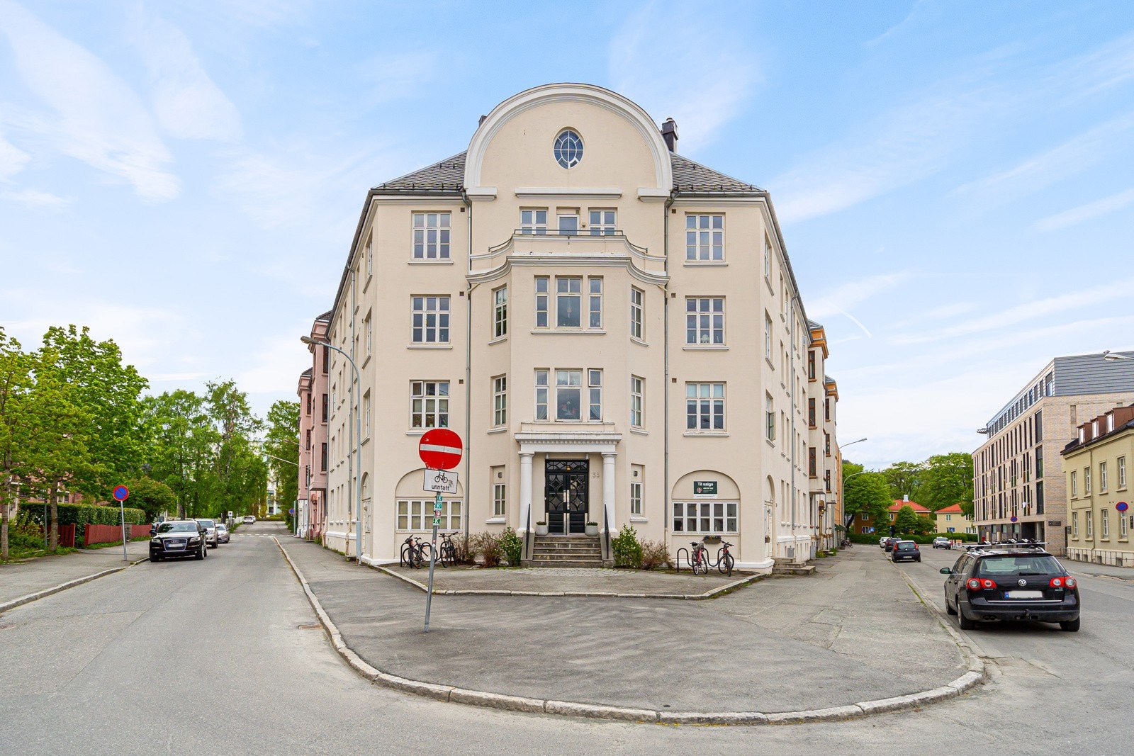 Velkommen til visning i en av Øya sine aller flotteste og populære bygårder! Galleribilde