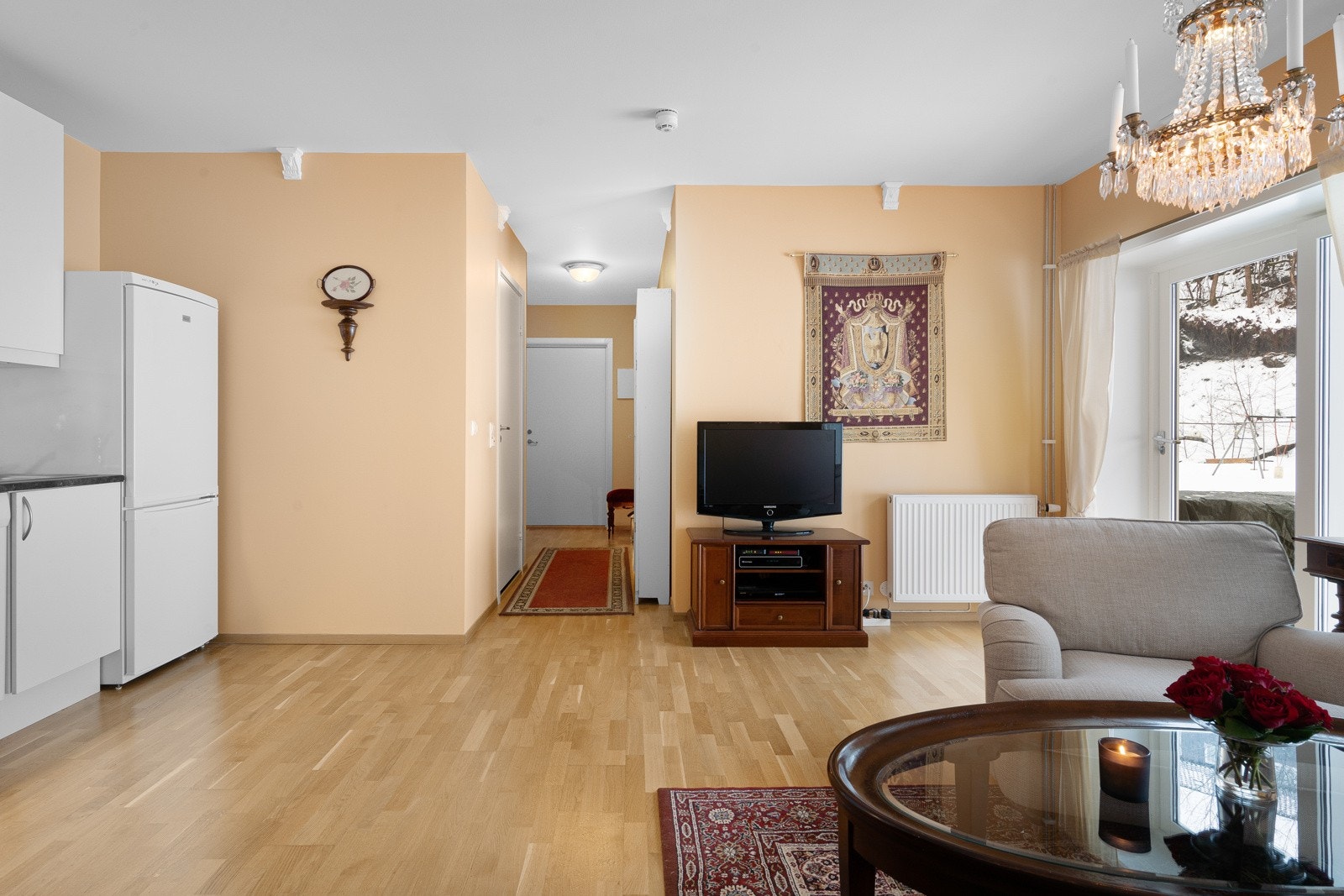 I tillegg til privat terrasse er det en felles takterrasse, samt tilgang til parkering i oppvarmet garasje Galleribilde