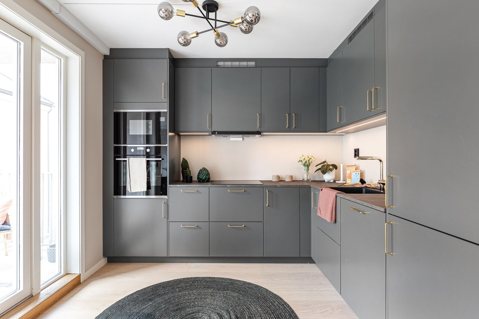 En strøken 4-roms selveierleilighet med heis og garasjeplass midt på Rodeløkka Galleribilde