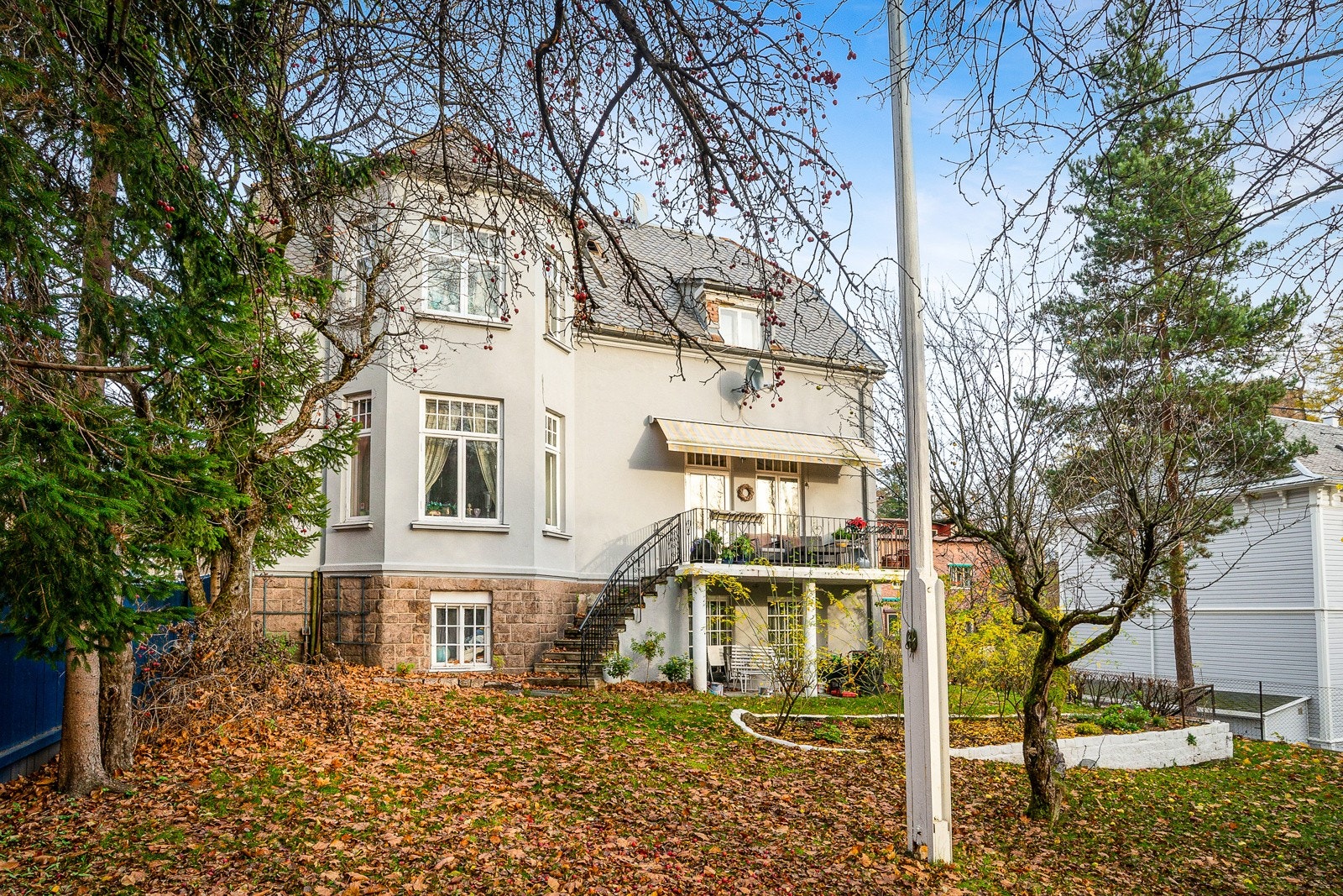 PrivatMegleren Aksept har gleden av presentere Vallegata 3 - En ærverdig enebolig over tre plan med hybel! Galleribilde