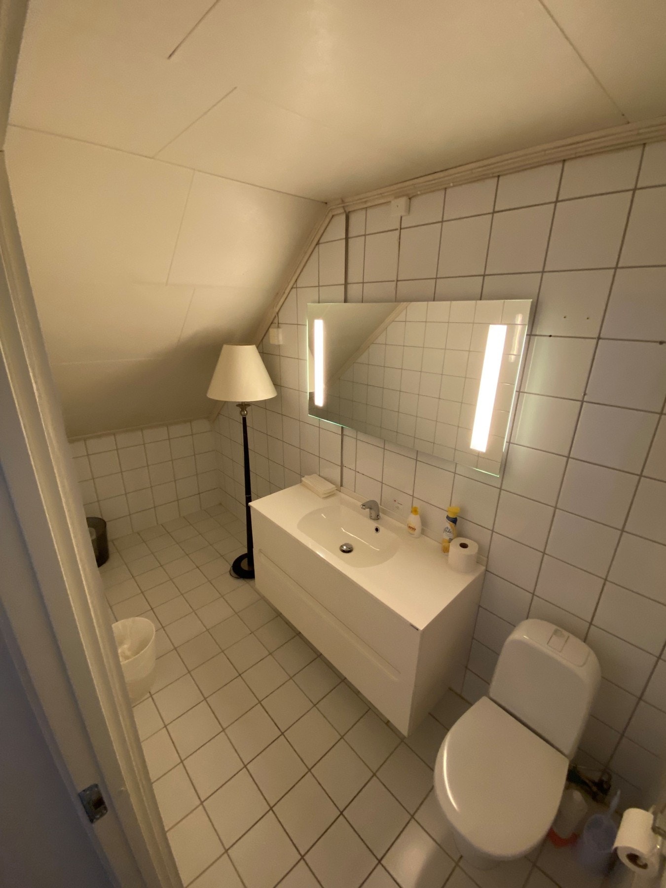 3. etg. | Bad/ toalett Galleribilde