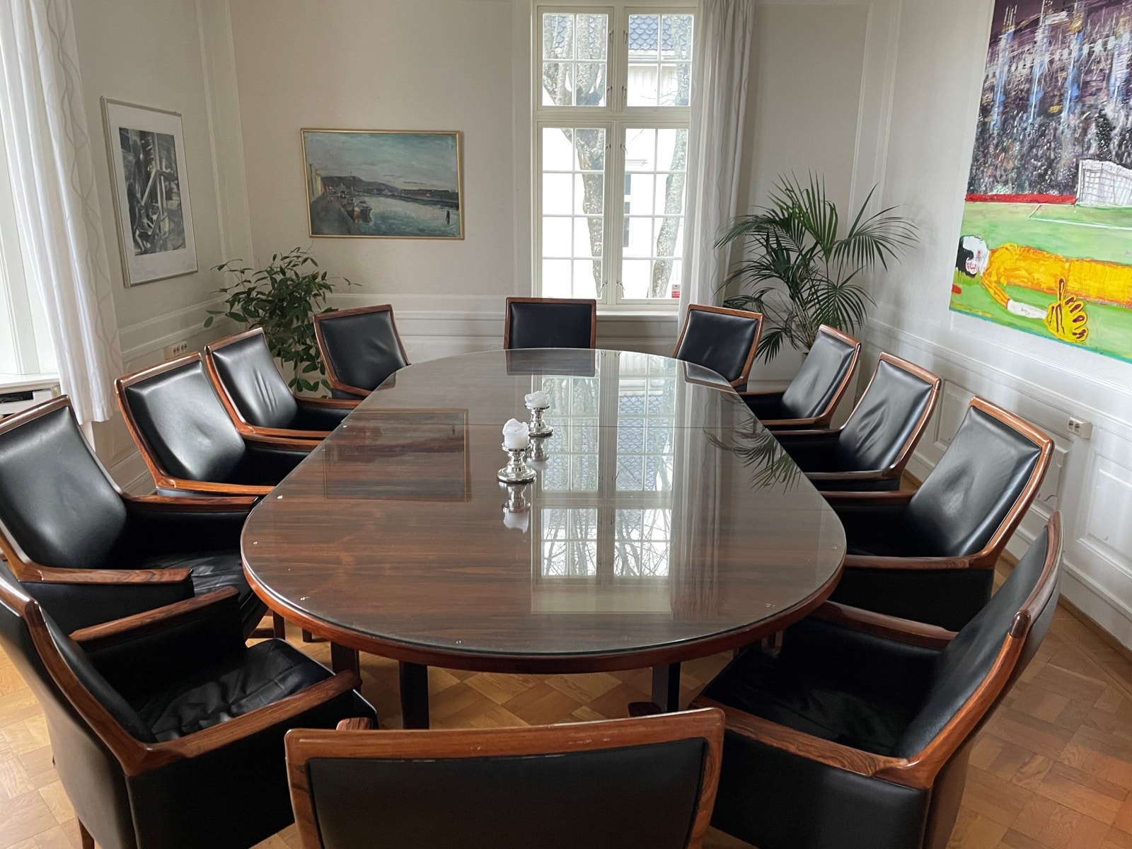 1. etg. | Et av to møterom i fellesareal. Galleribilde