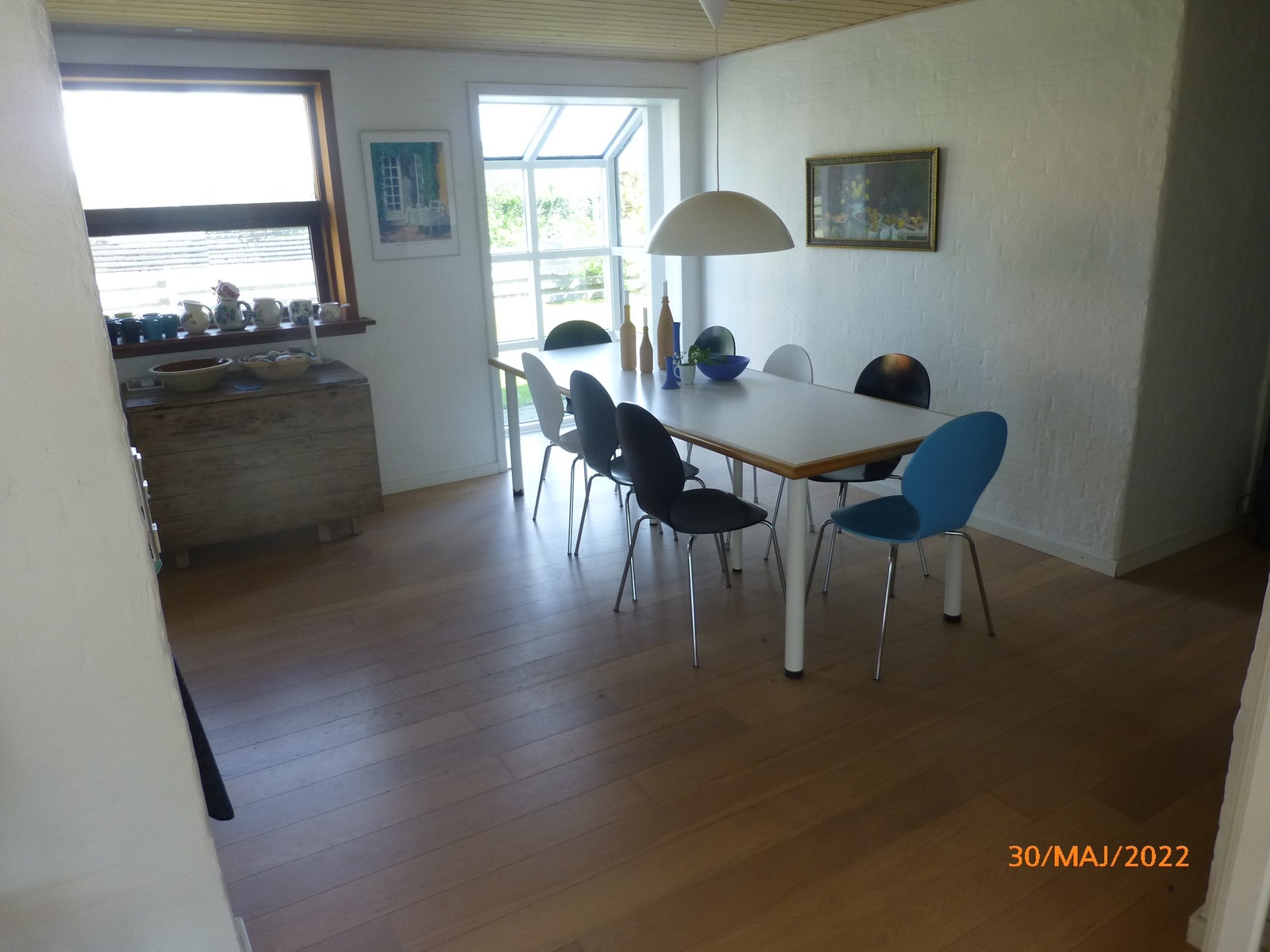 Spiseplass (kjøkken like til venstre på bildet) Galleribilde