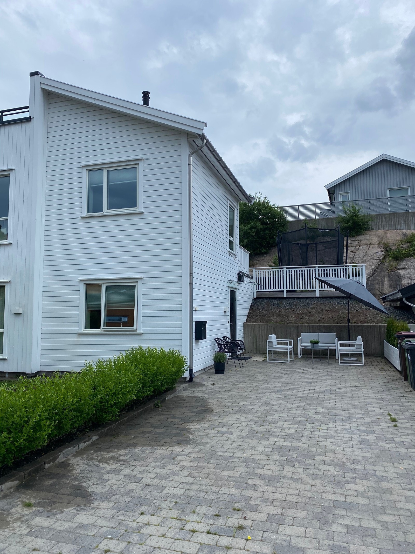 Egen inngang og biloppstillingsplass Galleribilde