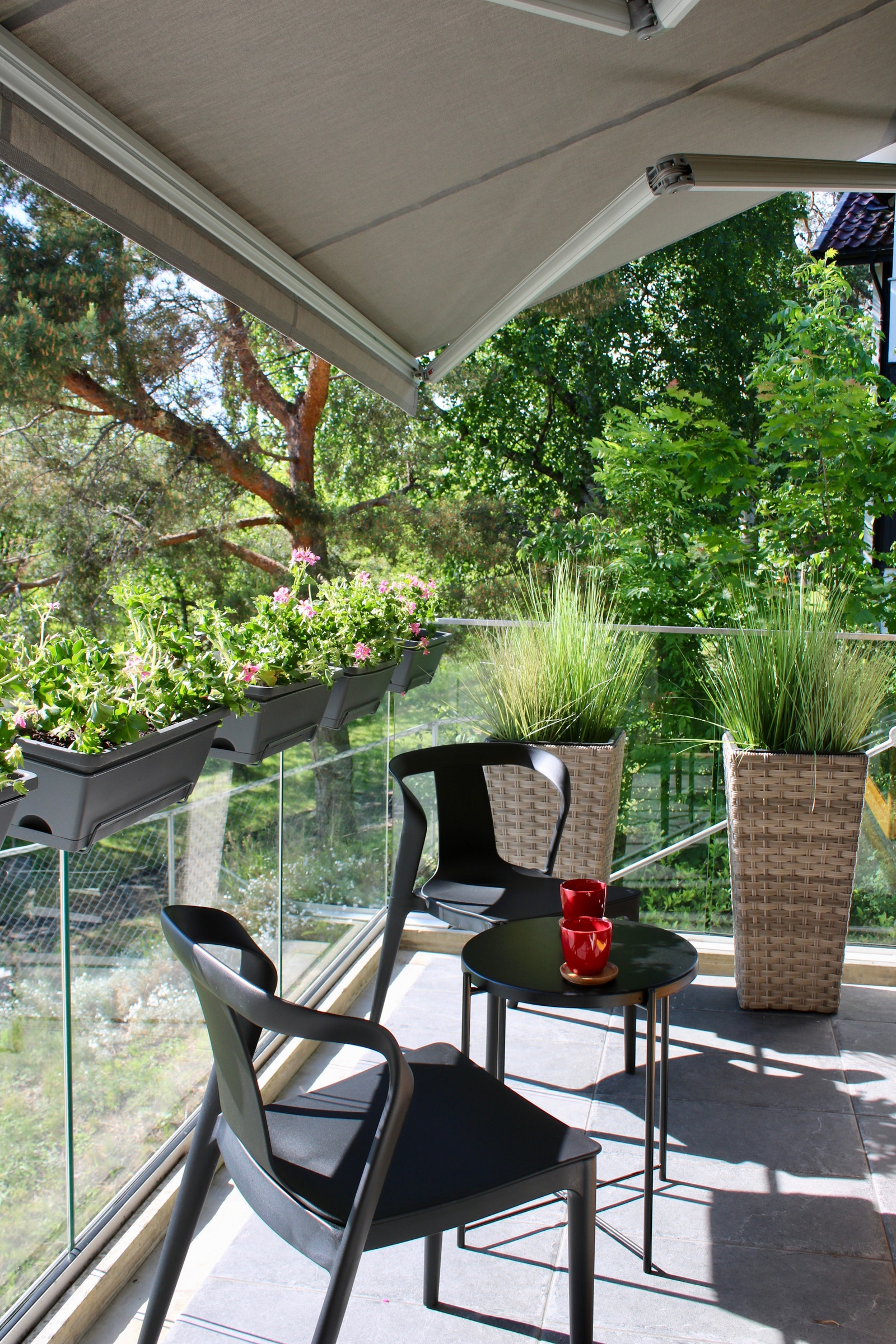 Fjernstyrt markise. Galleribilde