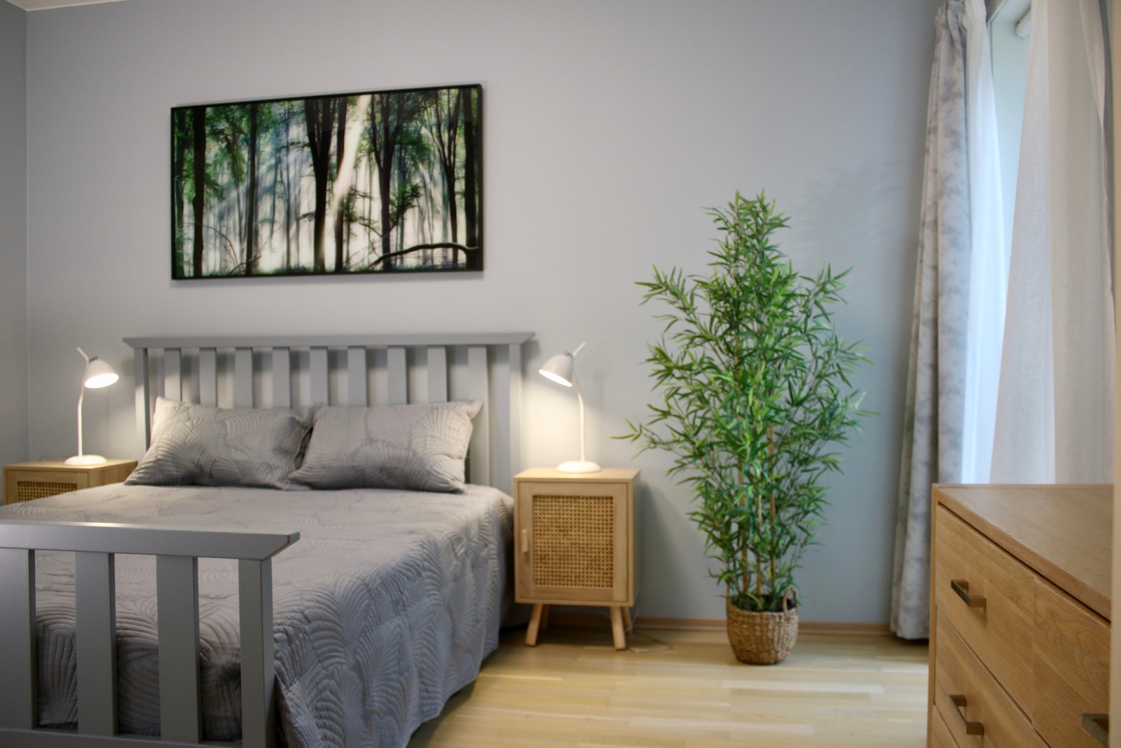 Møblert soverom. Galleribilde