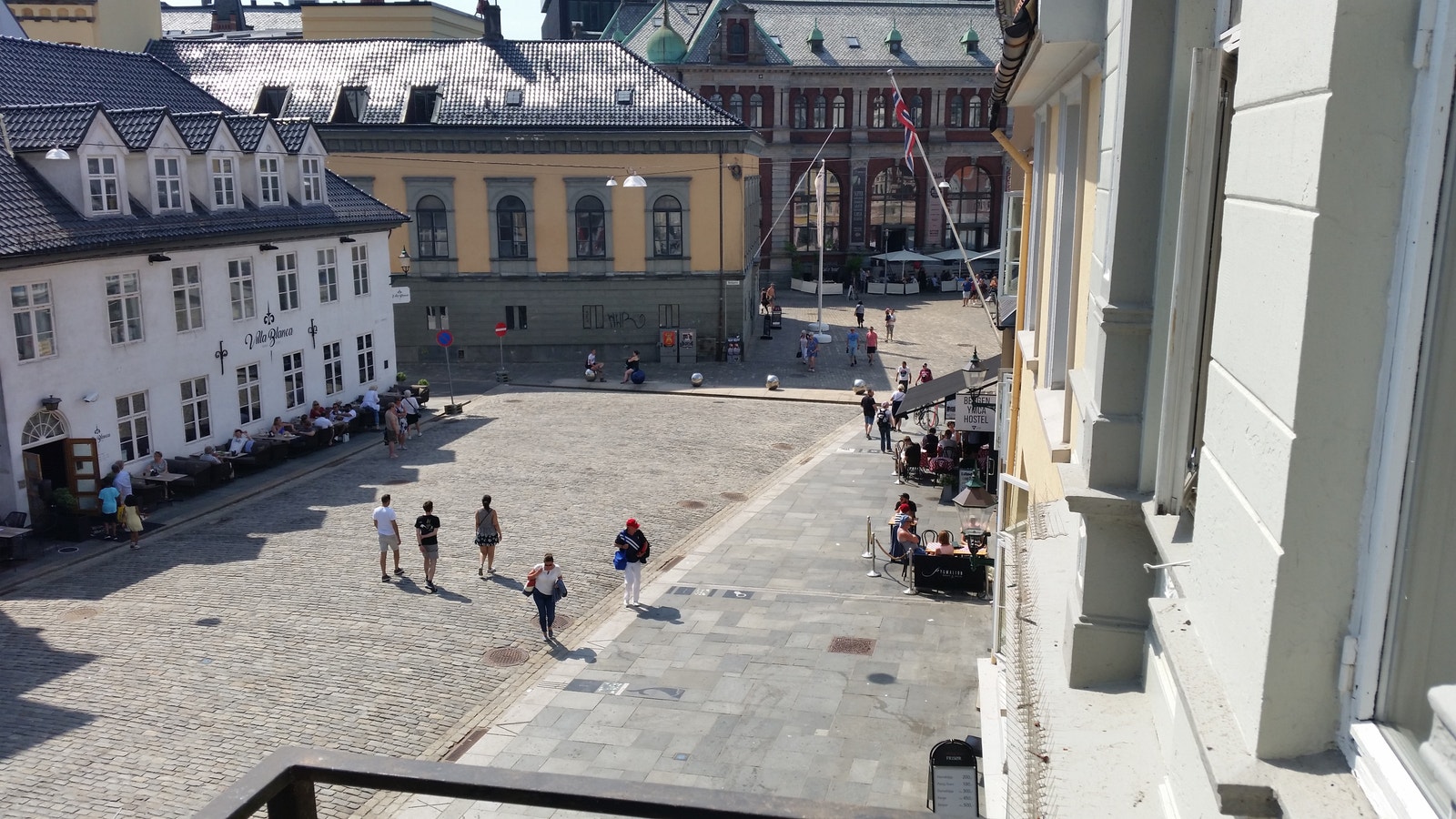 Utsikt fra balkong Galleribilde