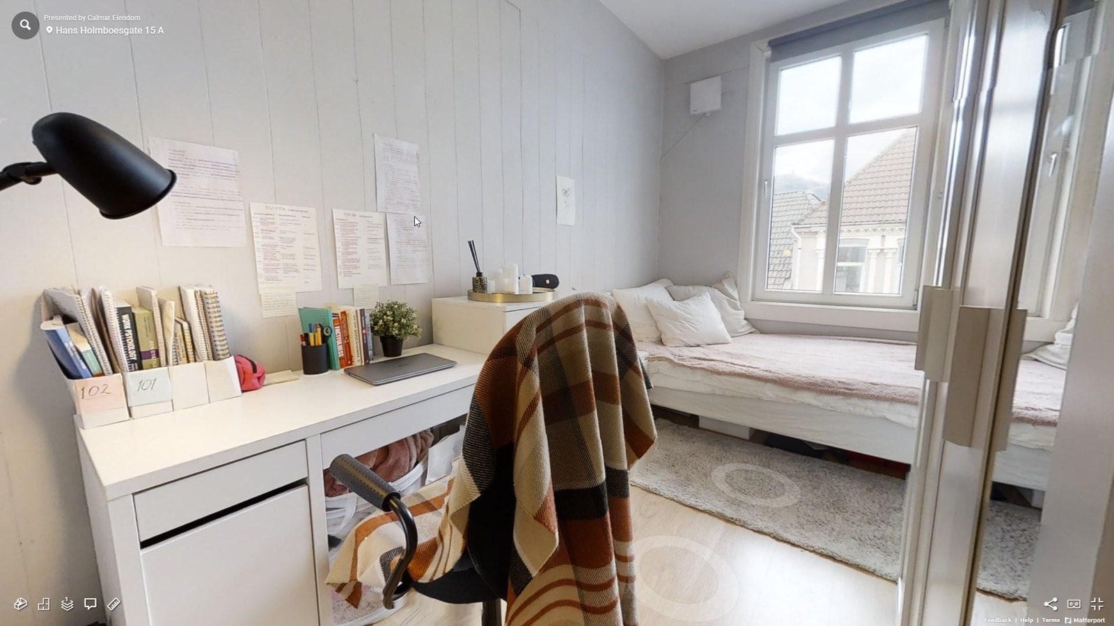 H303 - pris 5.600, de fleste soverommene har veldig store vinduer Galleribilde