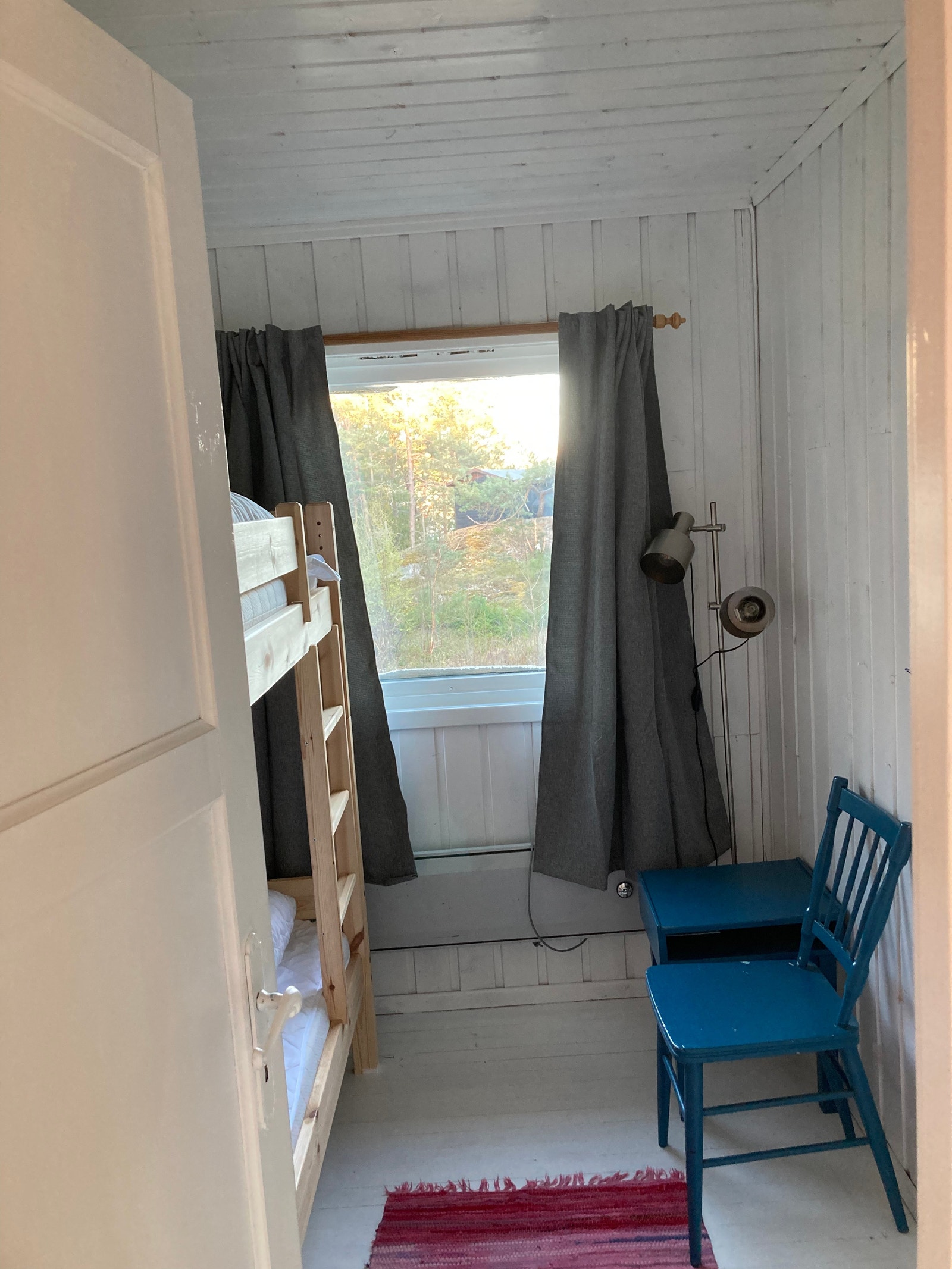 Soverom nede. Galleribilde