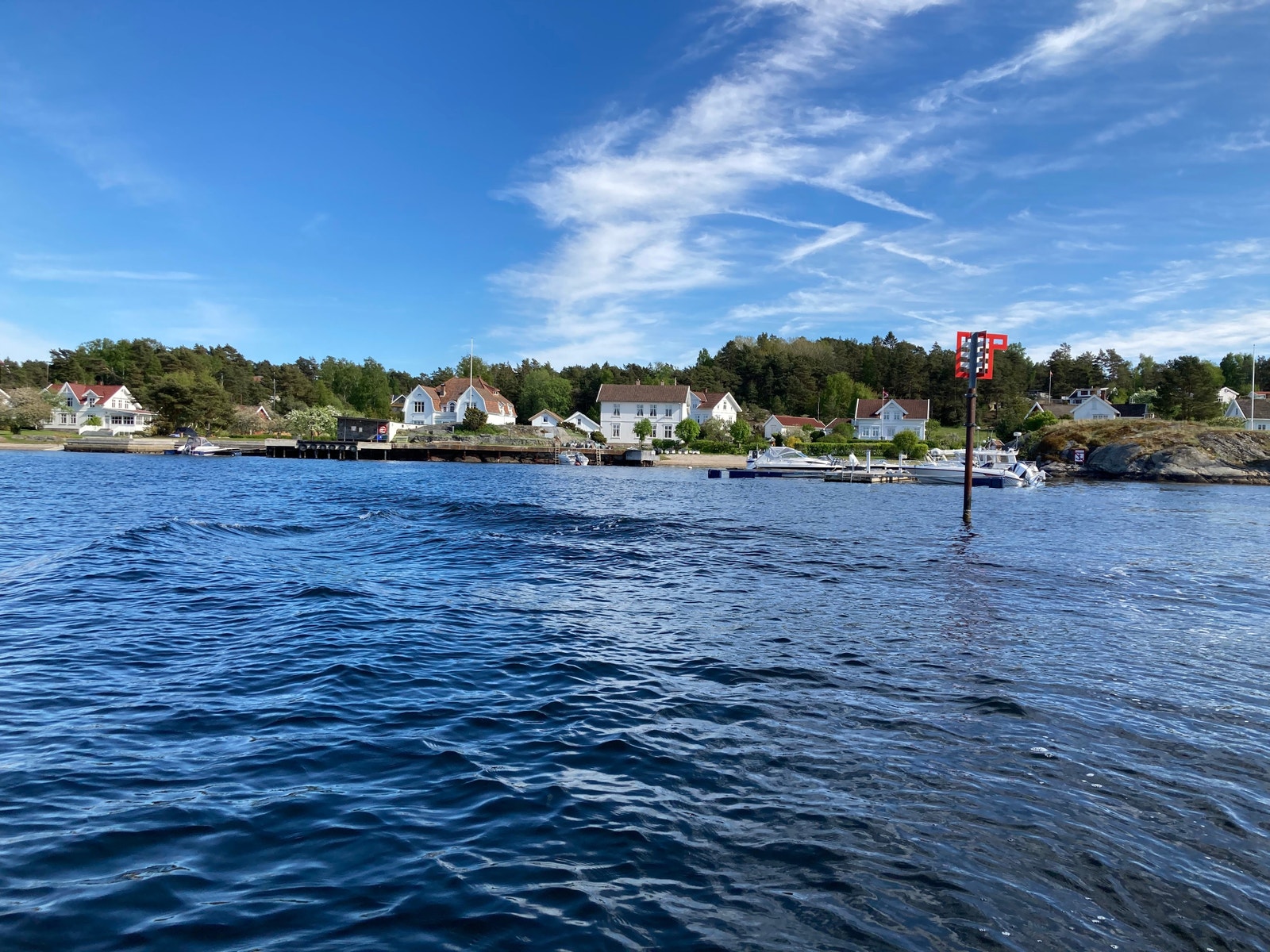 Gravningsundet der fergen legger til på Søndre Sandøy Galleribilde