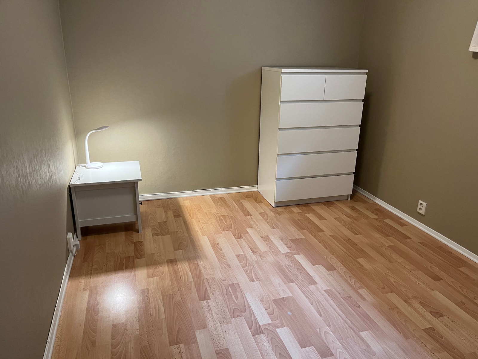 Soverom nymalt 2022 Galleribilde