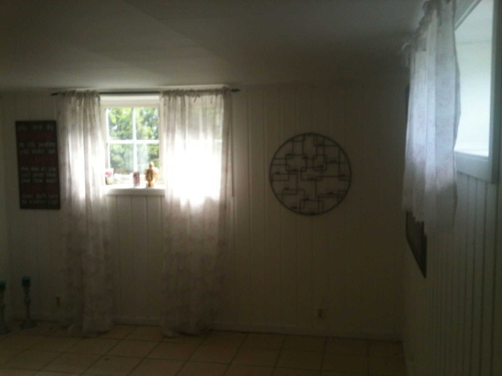 2 høye vinduer Galleribilde