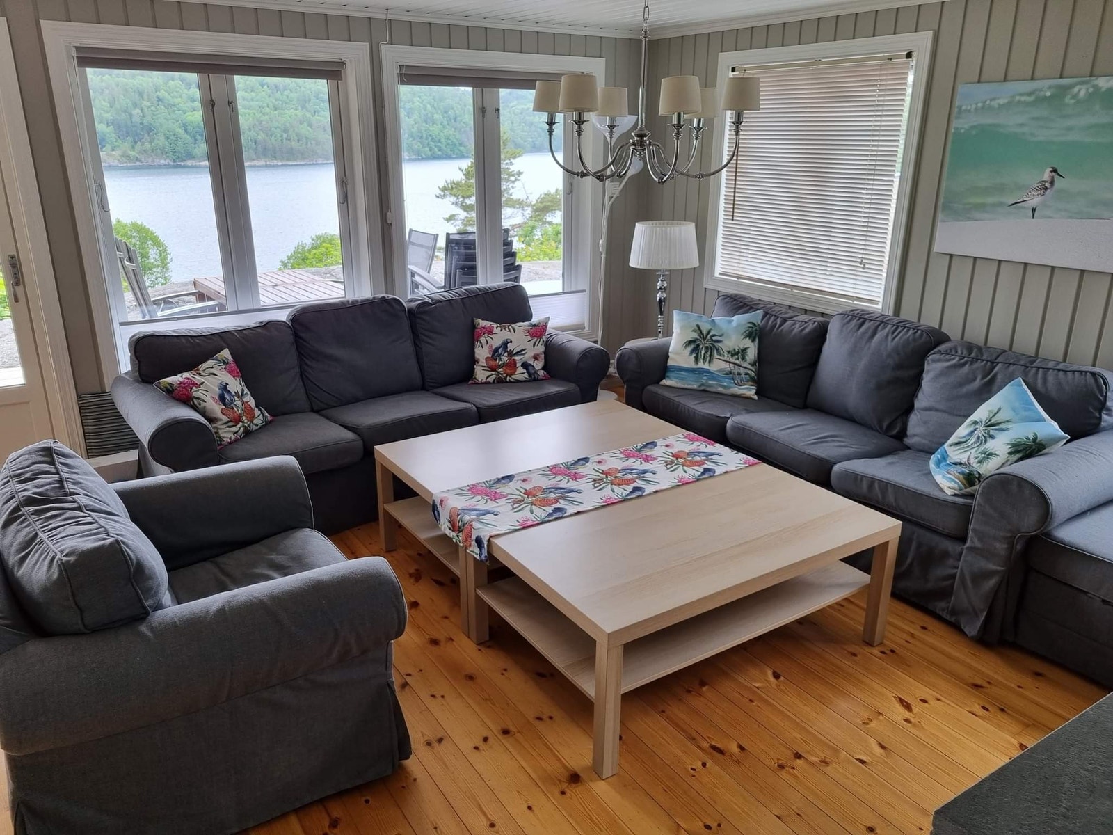 Stua nede Galleribilde
