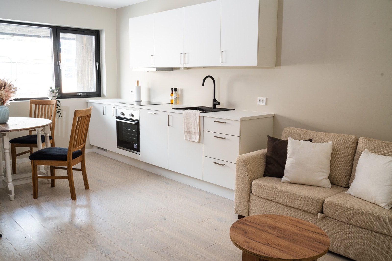 Stue og kjøkken Galleribilde