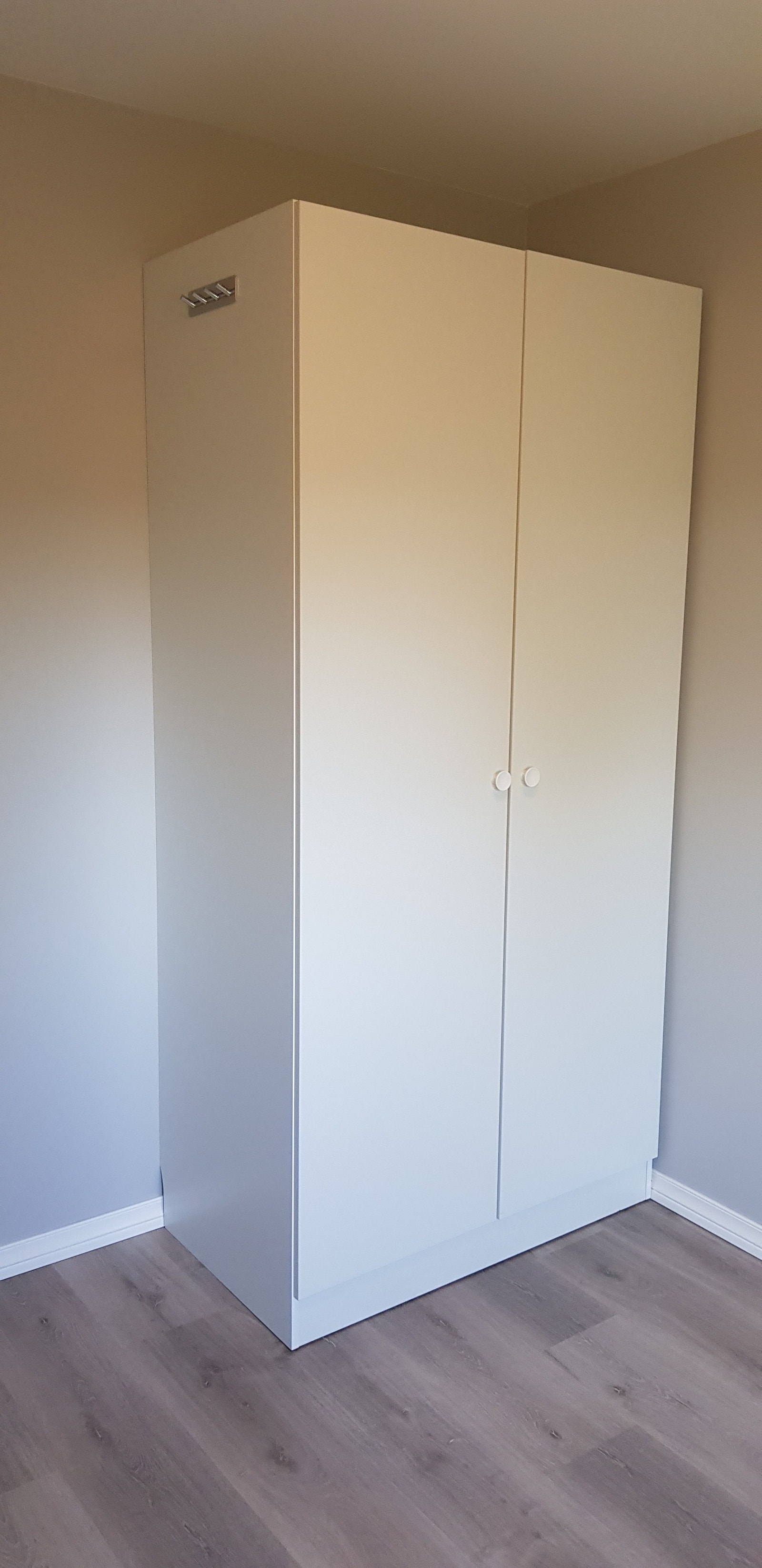 Skap på soverom medfølger Galleribilde