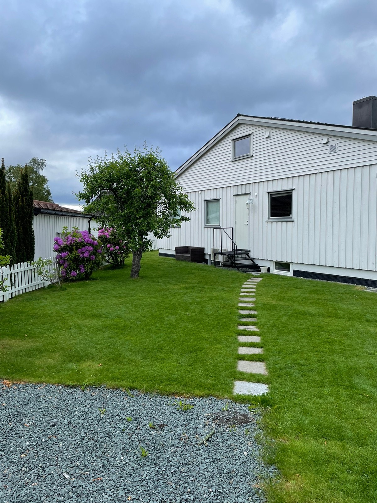 Egen inngang fra hage Galleribilde