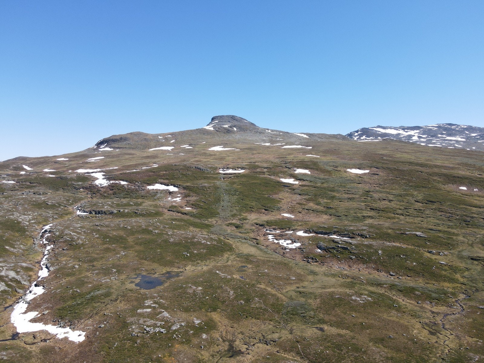 Beliggende i vill, vestnorsk natur kan fritidsboligene brukes både sommer og vinter. Galleribilde