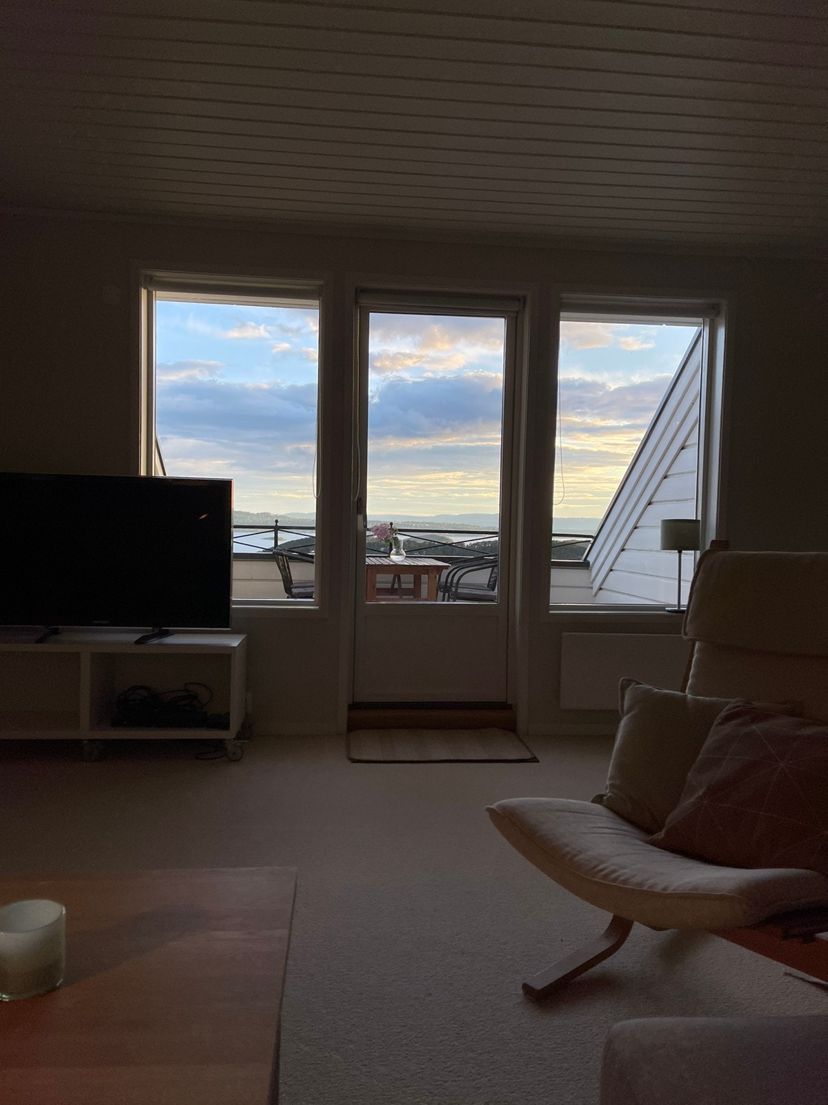 Utsikt fra sofaen på kvelden Galleribilde