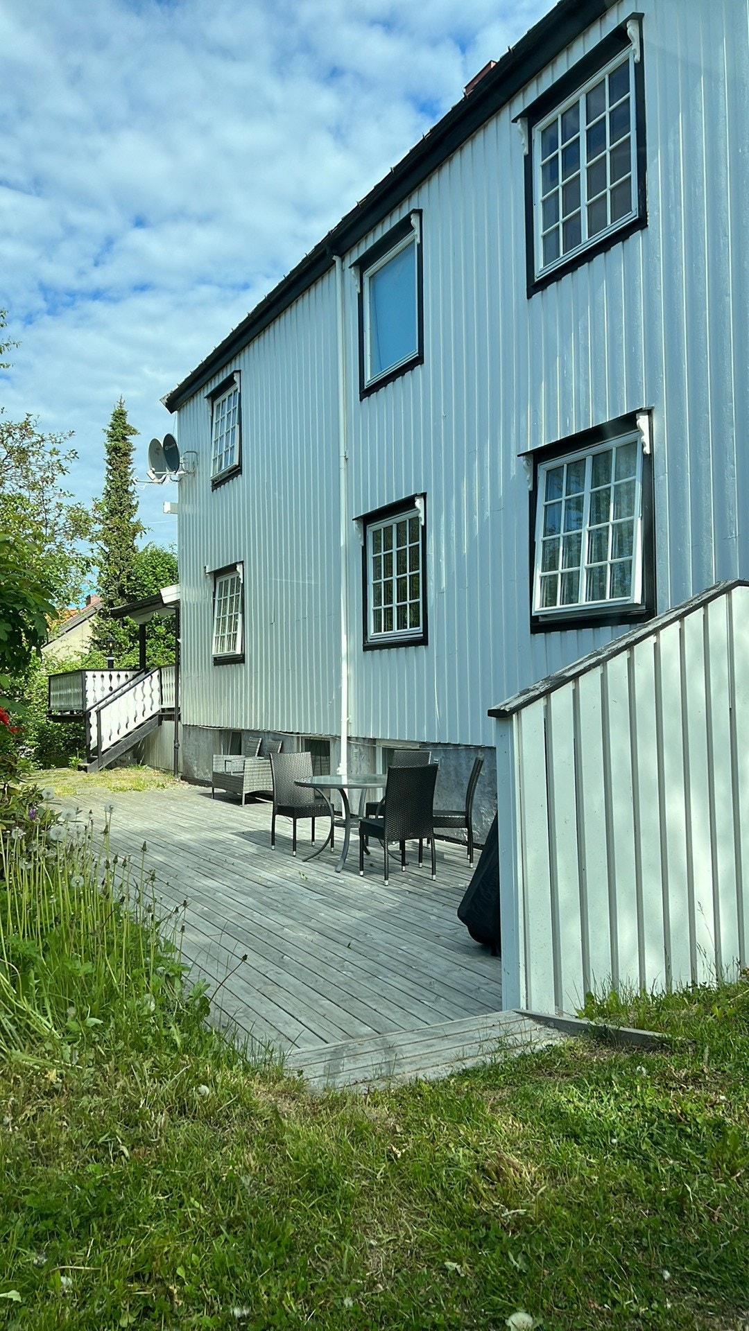 Felles platting m/hagemøbler Galleribilde