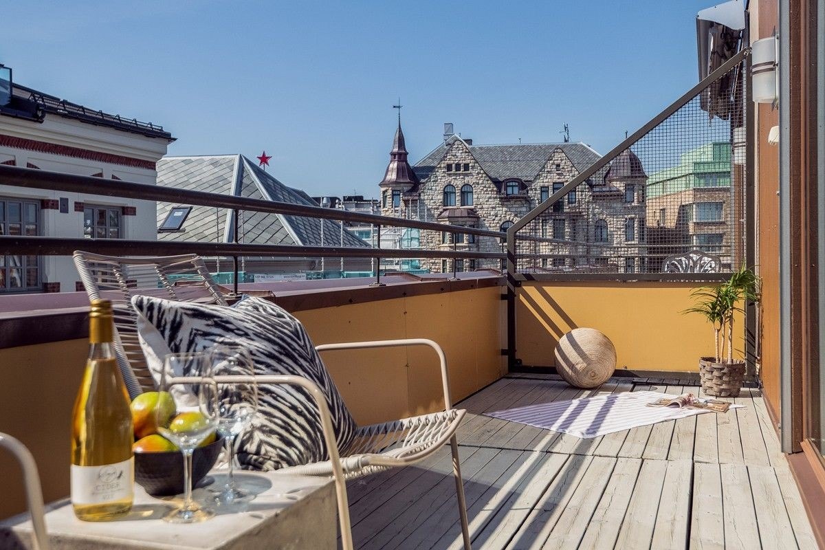 Svært lite innsyn på balkong Galleribilde