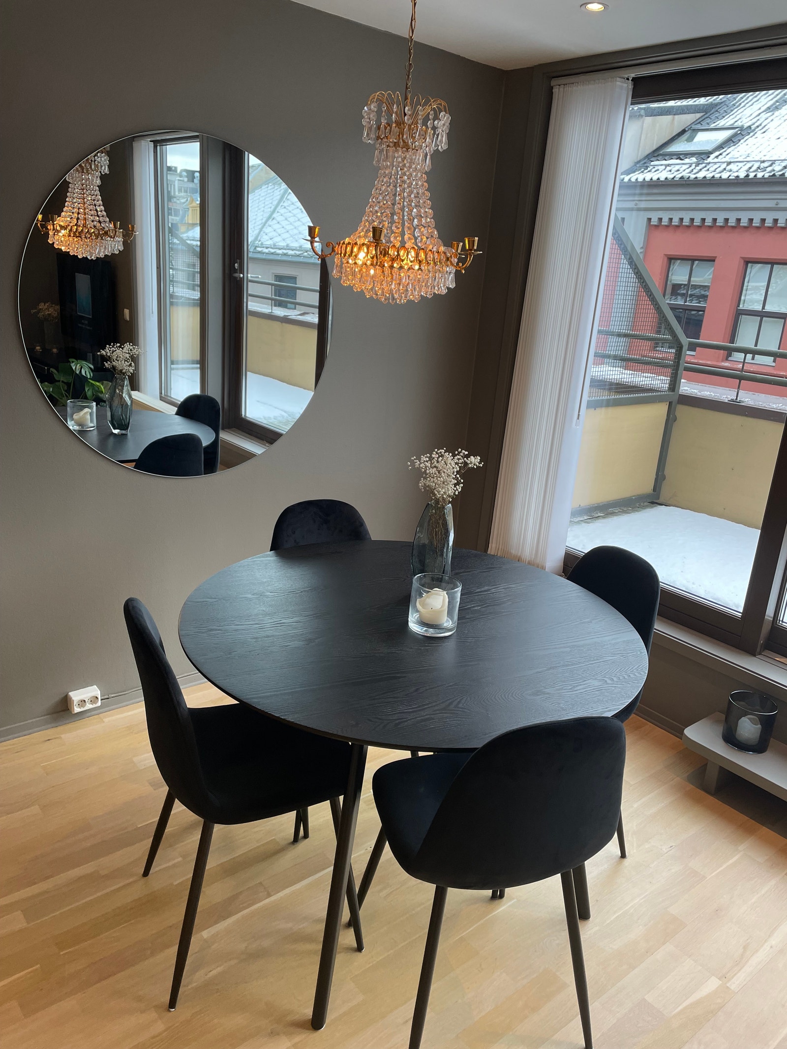 God plass til spisegruppe Galleribilde