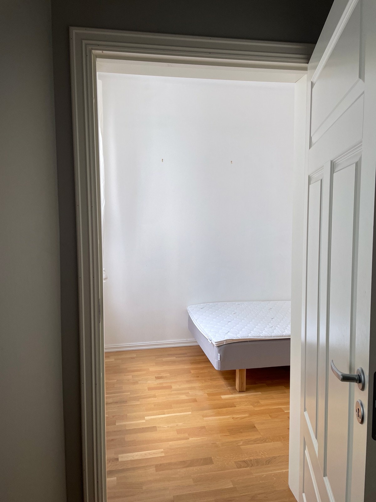 Soverom mot bakgård Galleribilde