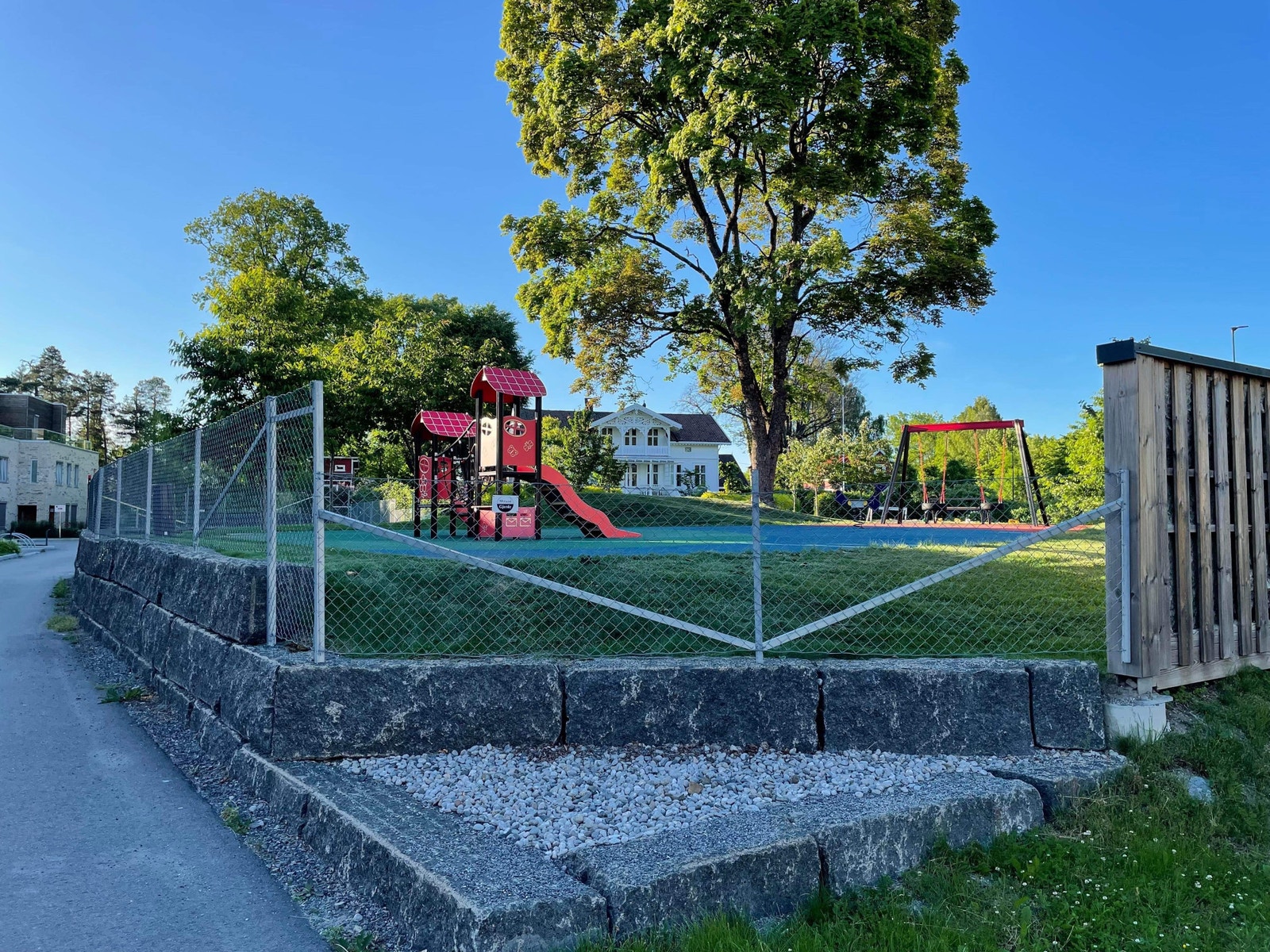 Lekeplass på området Galleribilde