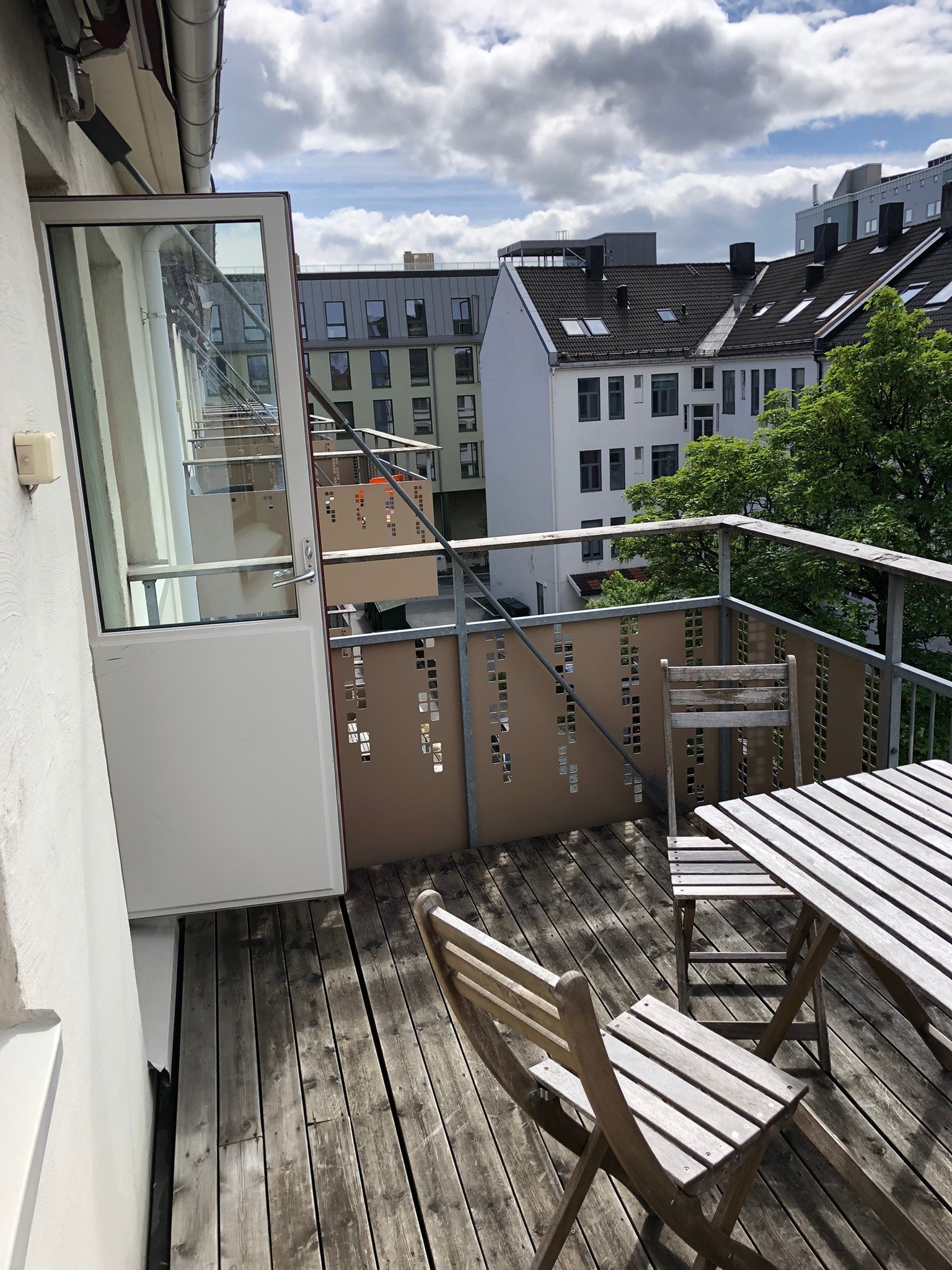 Balkong - ettermiddag og kveldsol - vestsiden Galleribilde