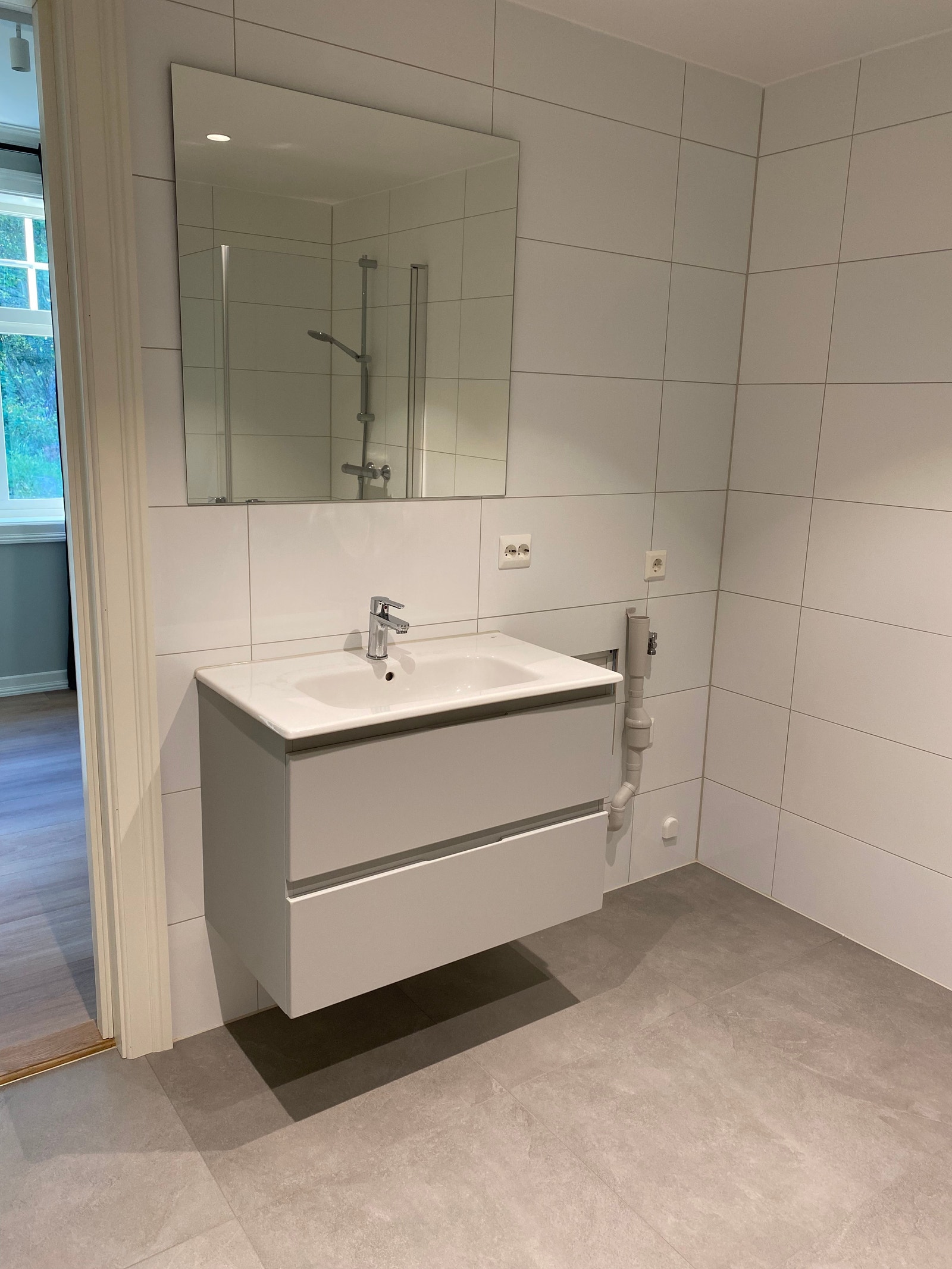 Plass til vaskemaskin og evnt tørketrommel Galleribilde